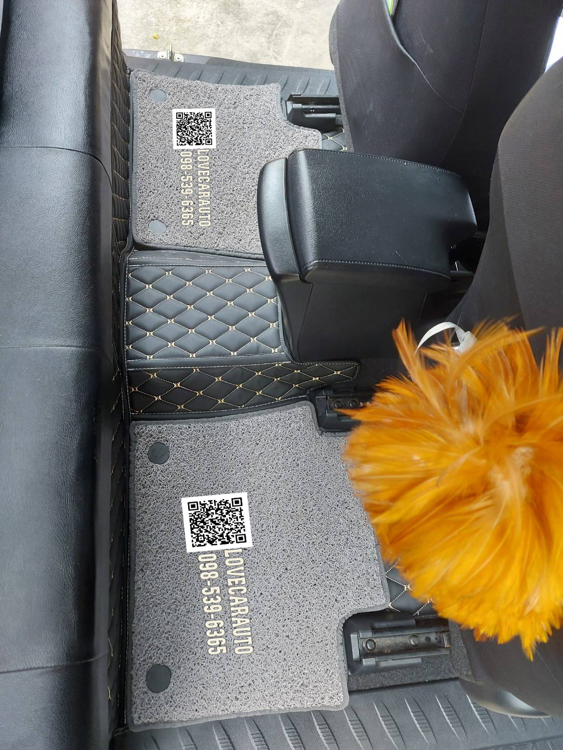 พรมรถยนต์ 7D Toyota RevoCab สีดำด้ายทอง +ไวนิลเทา