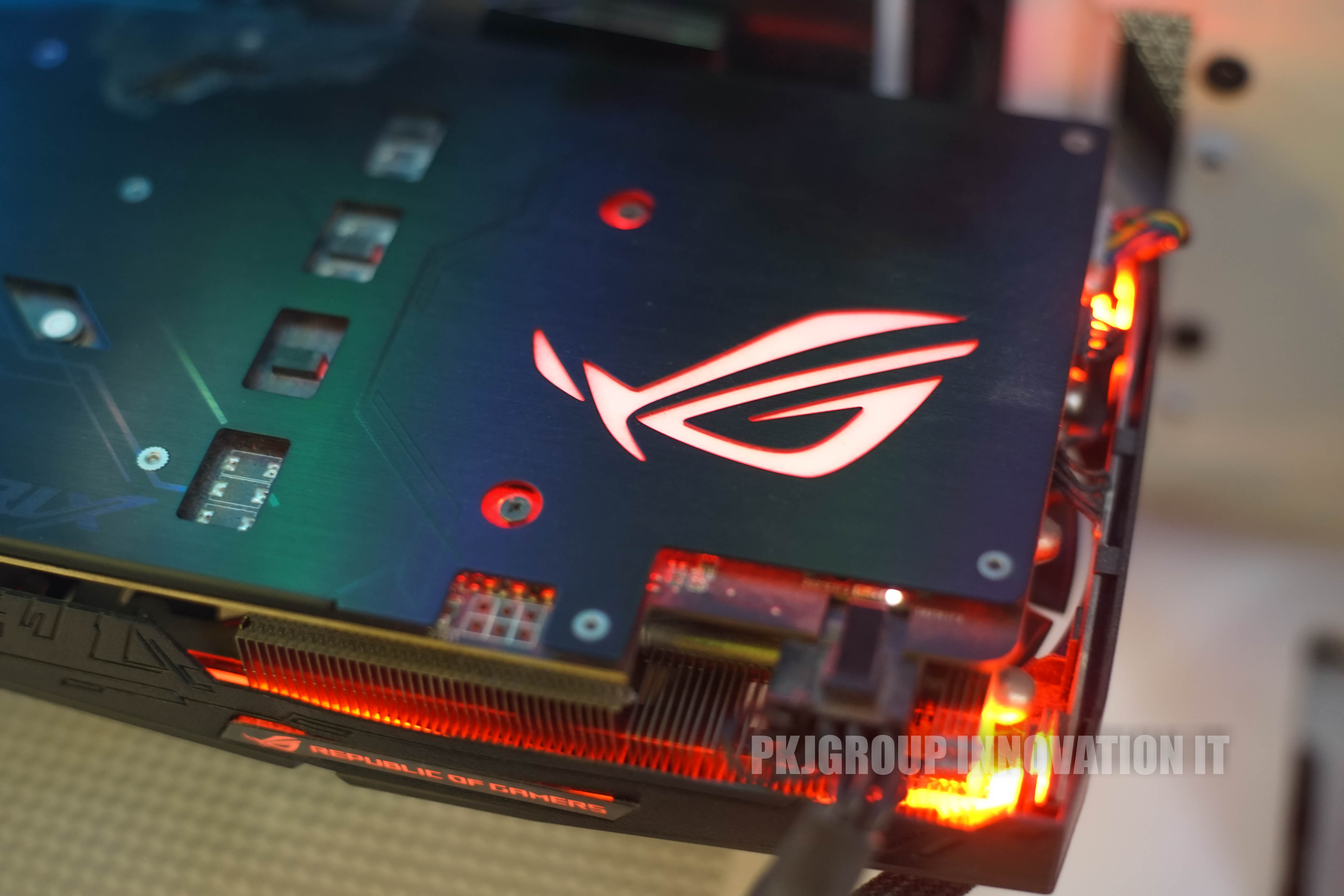 คอมเล่นเกมมือสอง i7-7700 RAM 16 GB M.2 1 TB GTX1070 มีชุดน้ำ 3 ตอน