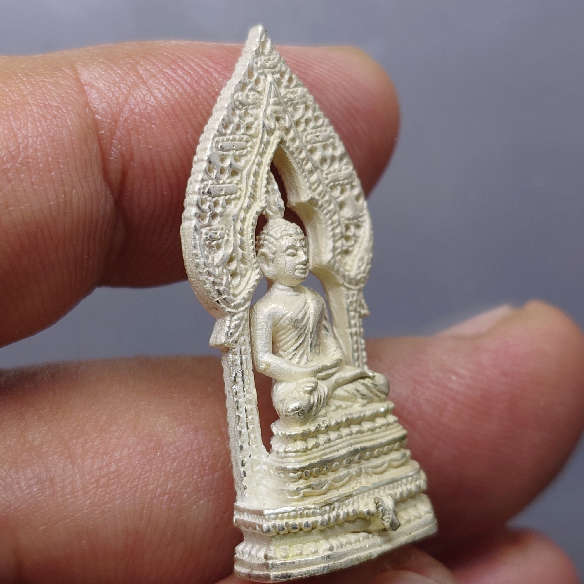 พระนิรันตราย ๑๕๐ ปี แห่งการสถาปนา วัดราชประดิษฐสถิตมหาสีมาราม ปี2557 เนื้อเงิน พร้อมกล่องเดิม