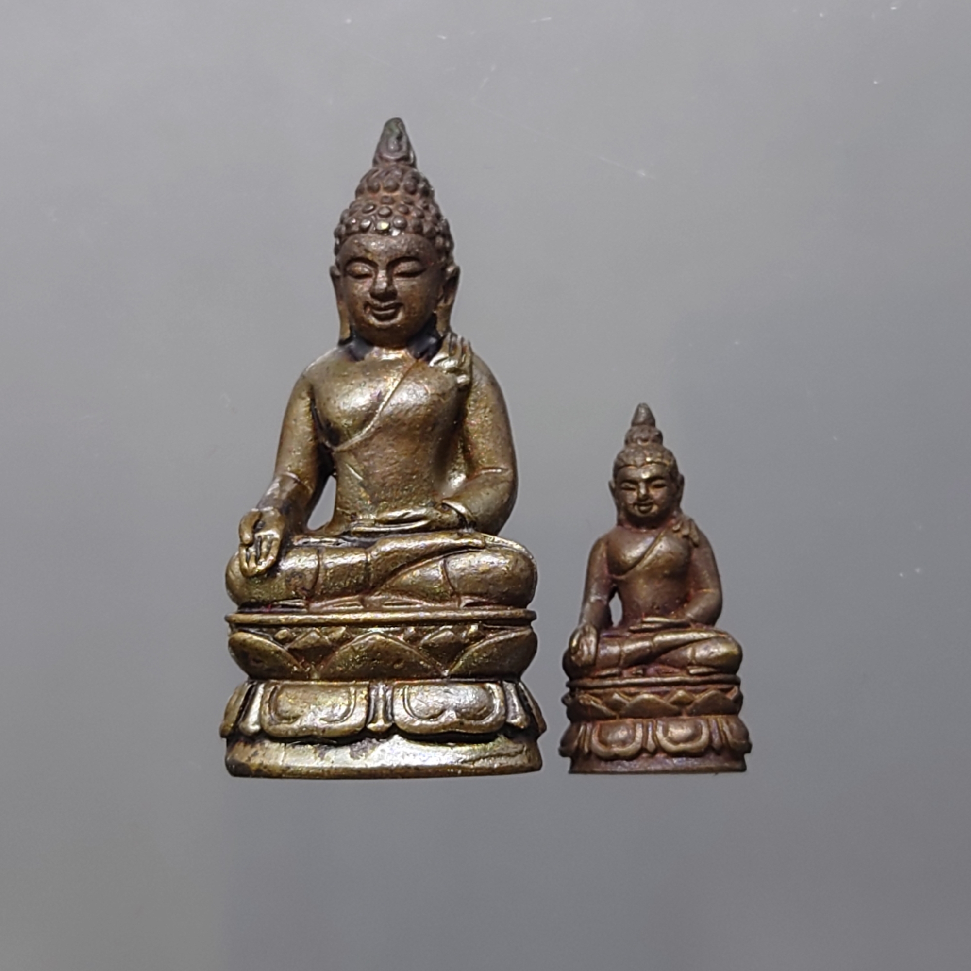 พระกริ่ง พระชัยวัฒน์ ไพรีพินาศ เนื้อโลหะรมดำ รุ่นพระชันษาครบ 100 ปี ญสส (รุ่นให้เช่าบูชาที่วัด) วัดบวรนิเวศวิหาร ปี2556 พร้อมตลับเดิม