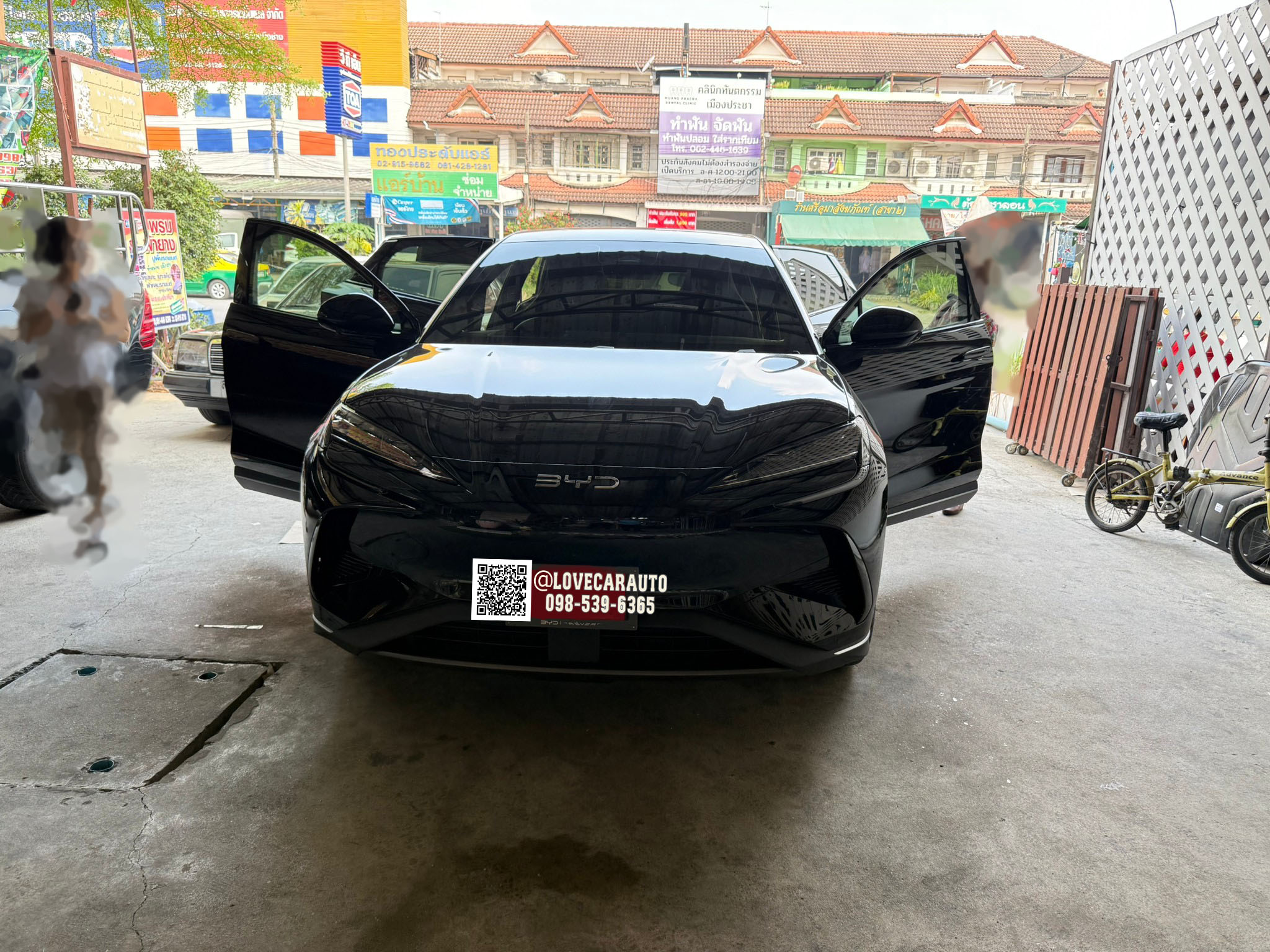 พรมปูพื้นรถยนต์ 6D Byd Sealion7 สีดำด้ายทอง