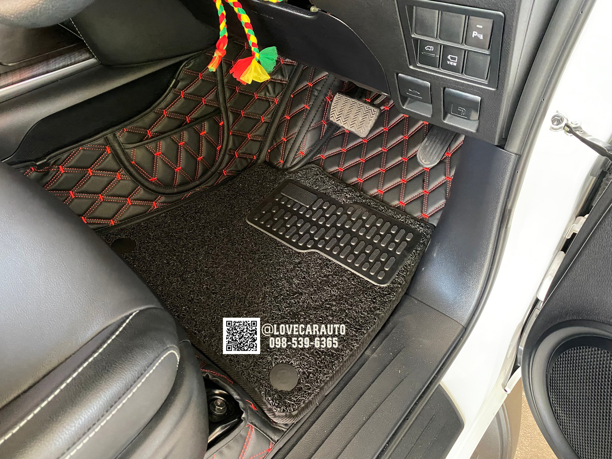 พรม7D VVIP ด้ายคู่ Toyota Fortuner Leder 2022 สีดำด้ายแดง +ไวนิลดำ