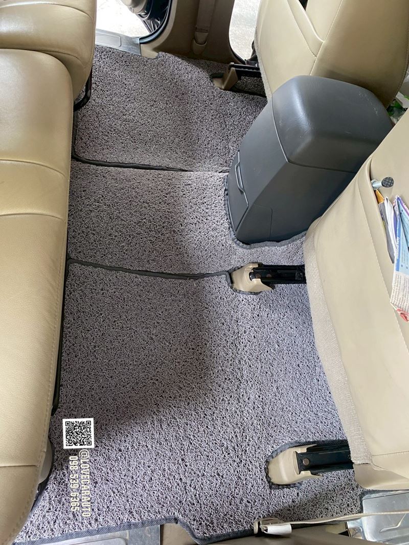 พรมปูพื้นรถยนต์ Toyota Fortuner เก่า ไวนิลเทา