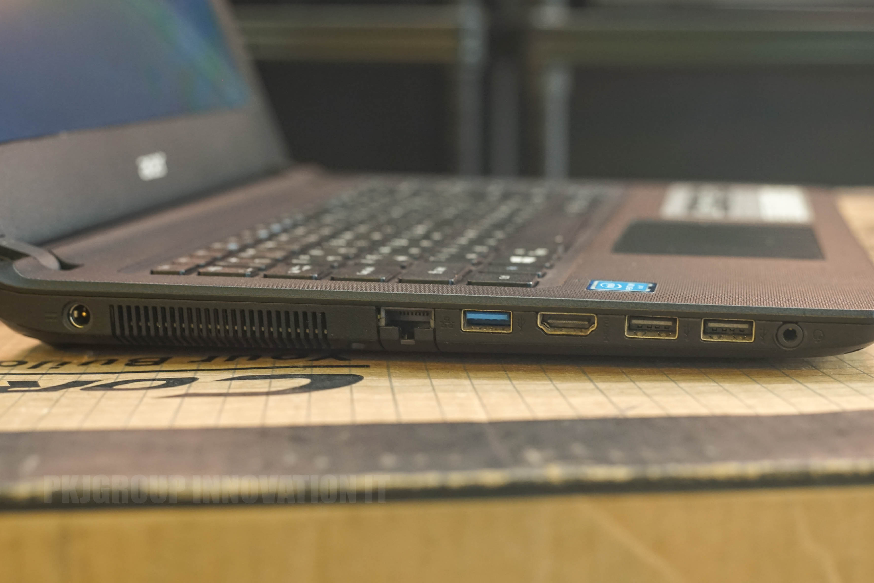 โน๊ตบุ๊คทำงานมือสอง Acer Aspire ES1-432-P4ZG pentium N4200 RAM 4 GB SSD จอมีไบร์ท