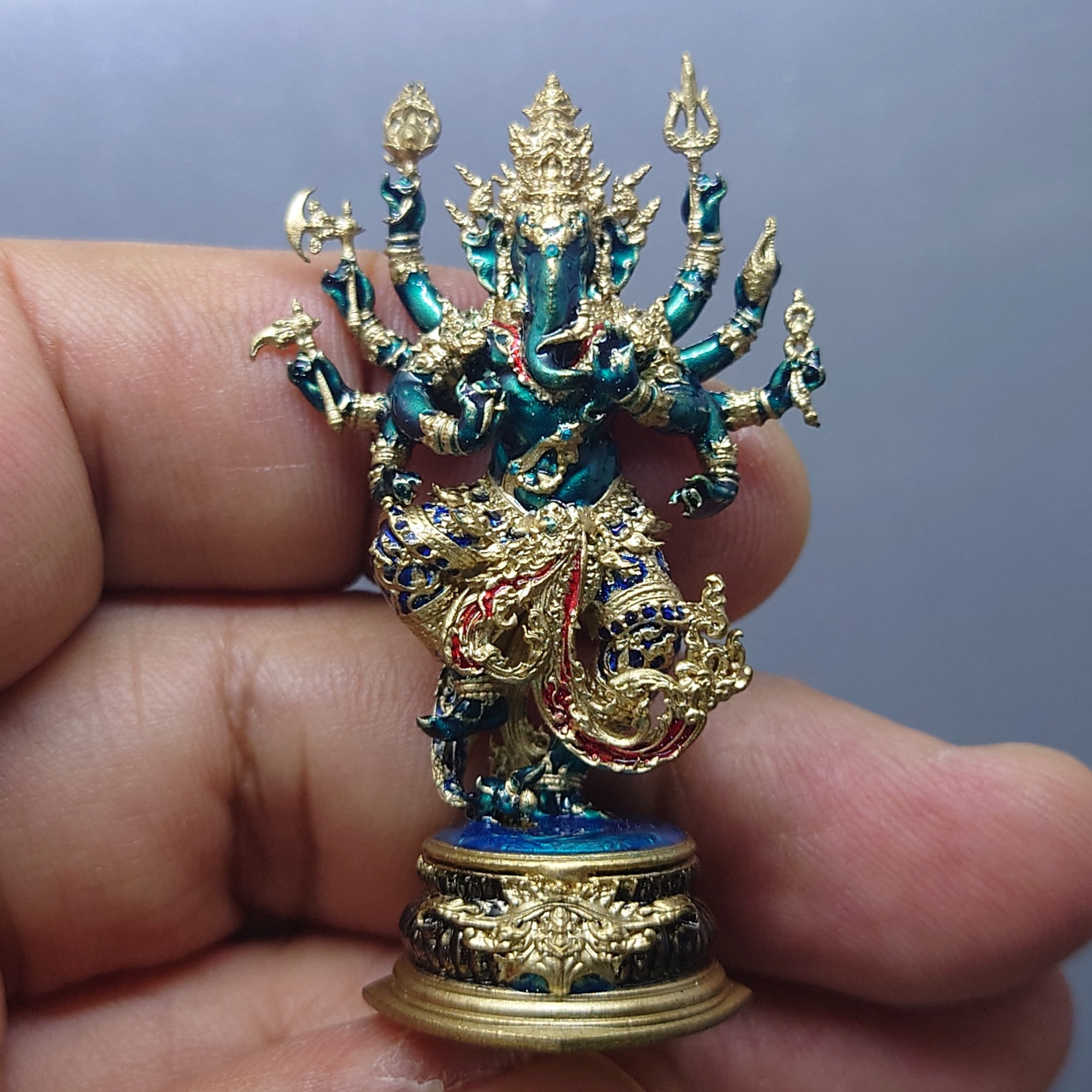 พระพิฆเนศแห่งน้ำ จาลบินายัค เนื้อชนวนลงยา กายน้ำเงิน รายการแจกศูนย์จอง ปลุกเสกโดย พราหมณ์หลวง สมาคมพระพิฆเนศแห่งประเทศไทย ปี2567 พร้อมกล่องเดิม