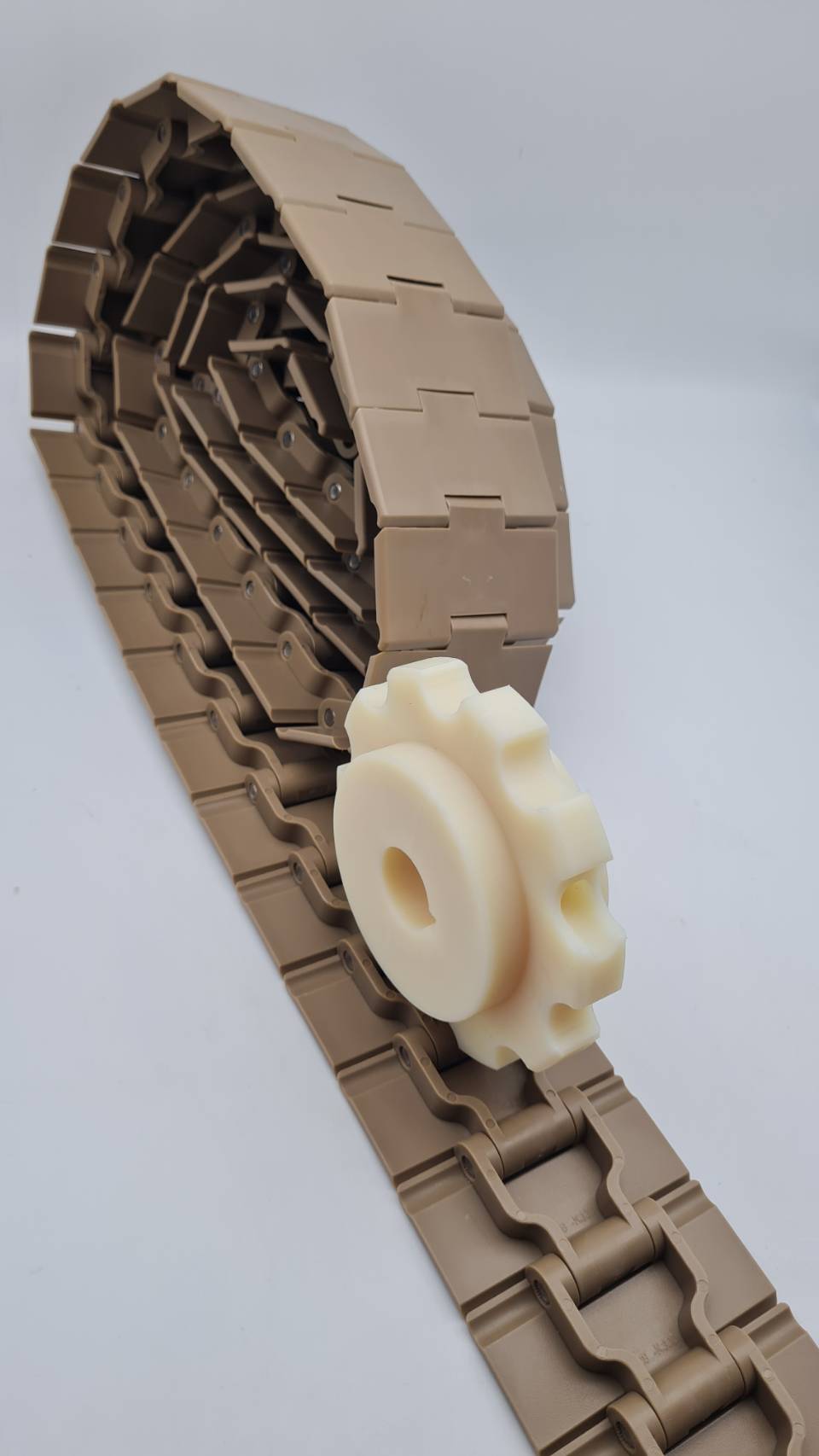 828-K330 สาพาน top chain ความกว้าง 82 มิลลิเมตรเป็นสายพานรุ่นข้อใหญ่ ใช้งานทนทานไม่แตกง่าย