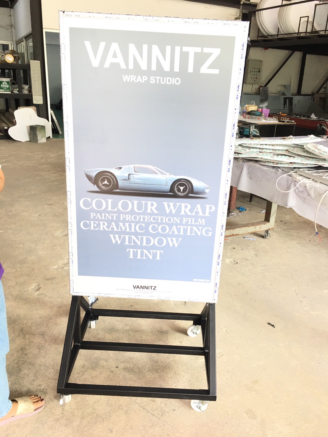 ป้ายตู้ไฟล้อเลื่อนอลูมิเนียม งานVANNITZ