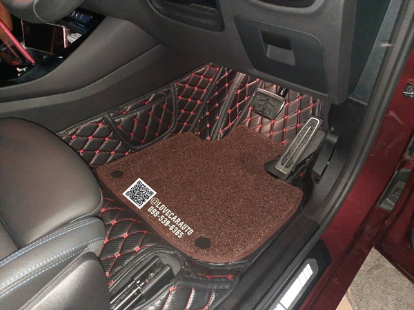 พรมปูพื้นรถยนต์ 7D Bmw ix3 2023 ลายเคฟล่าสีดำด้ายแดง +ดักฝุ่นสีน้ำตาล