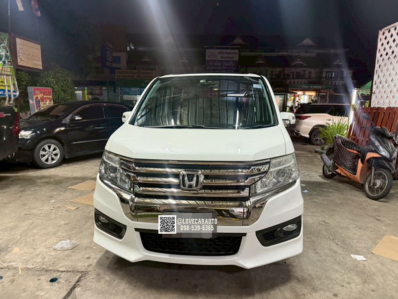 พรมกระดุมรถยนต์ Honda Stepwgn spada ผ้ายาง PVC กระดุมเล็กดำ