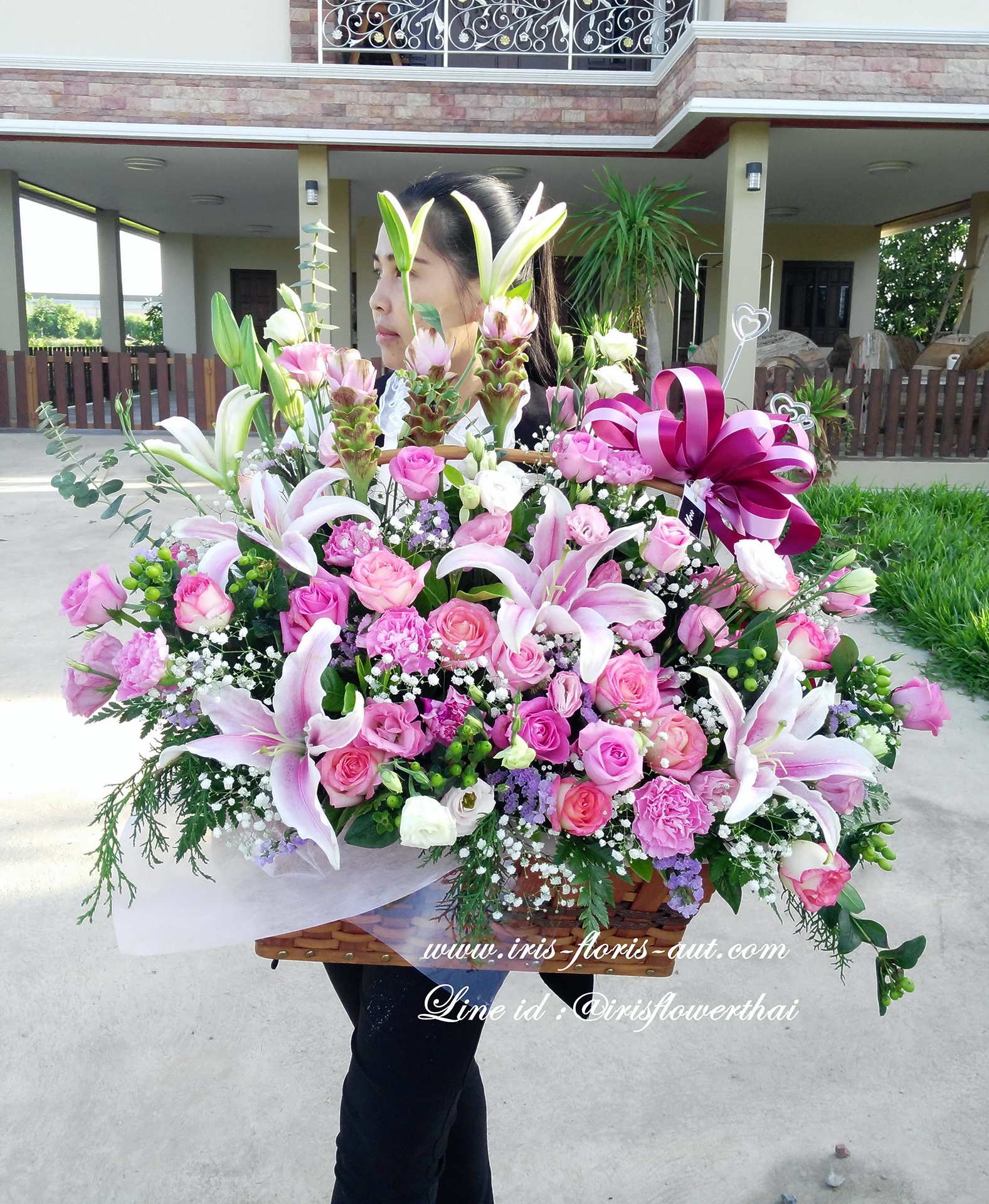 กระเช้าดอกไม้สด ขนาดใหญ่