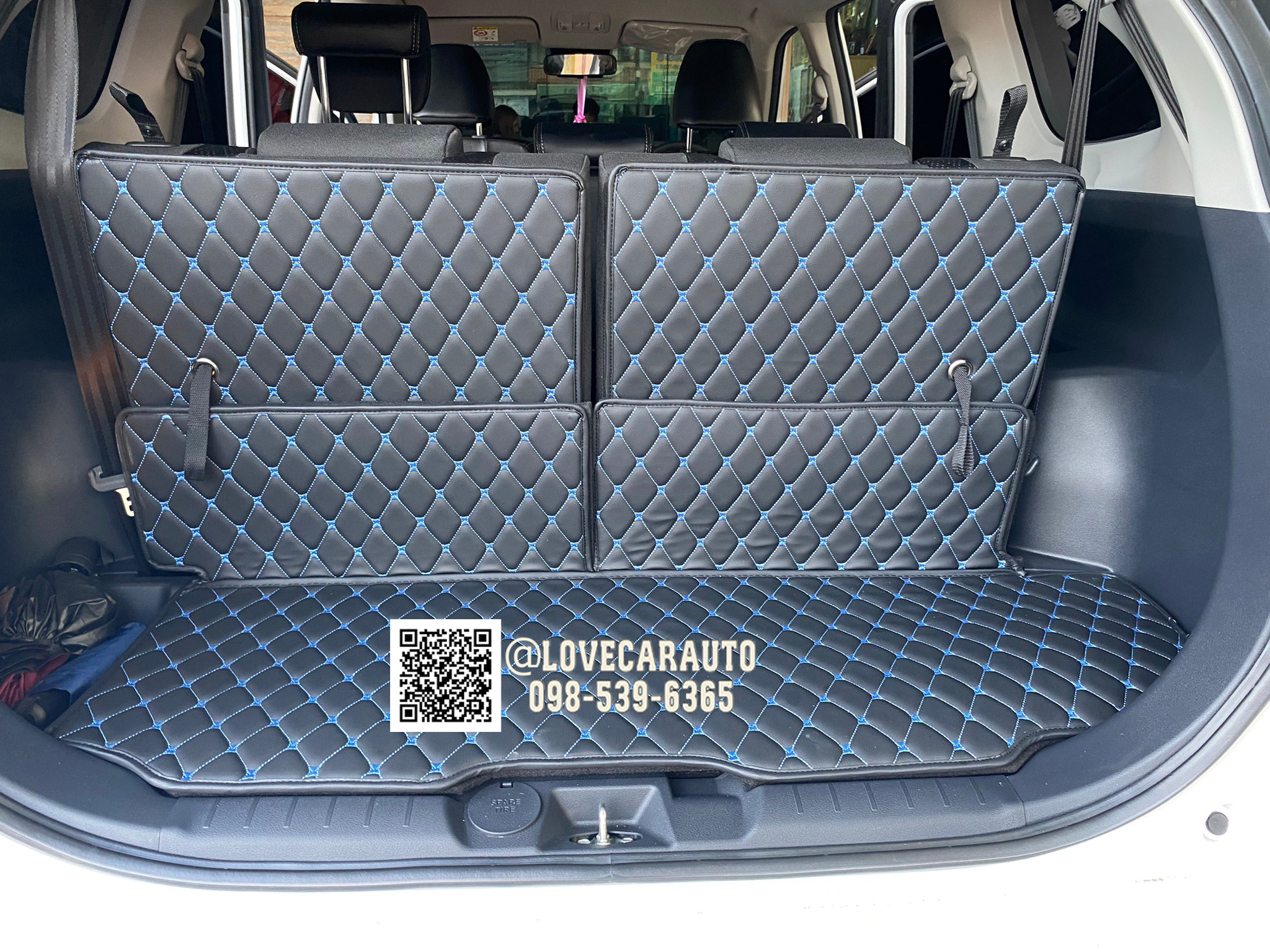 พรมปูพื้นรถยนต์ 7D Toyota Veloz สีดำด้ายฟ้า+ไวนิลสีครีม