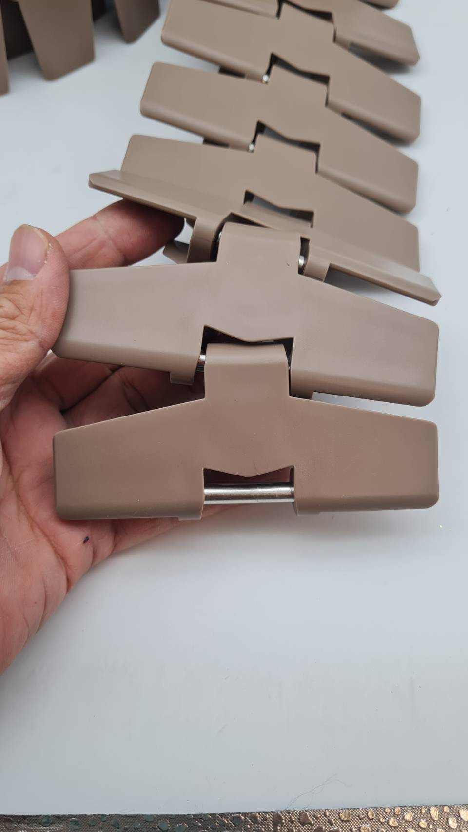 880-K450 BO TAB curve top chain ความกว้าง 114 มิลลิเมตร สายพานลำเลียงทางโค้ง แคบ R300มิลลิเมตร