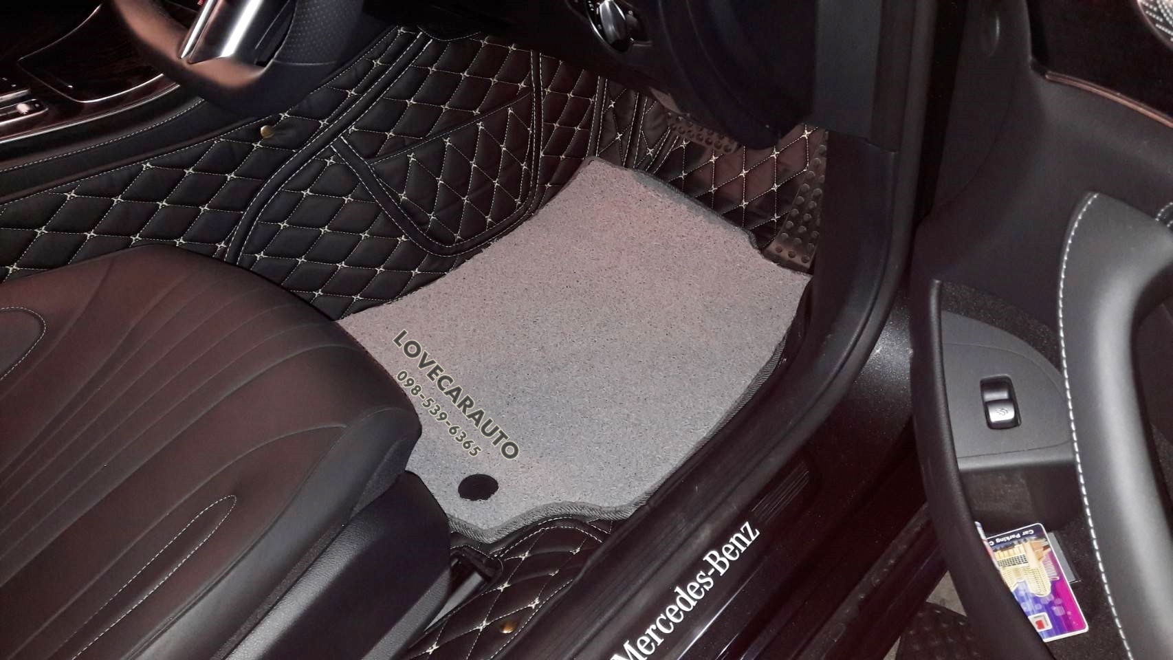 พรมรถยนต์ 7D Mercedes-Benz CLS 220d ไวนิลสีเทา +ดำด้ายทอง