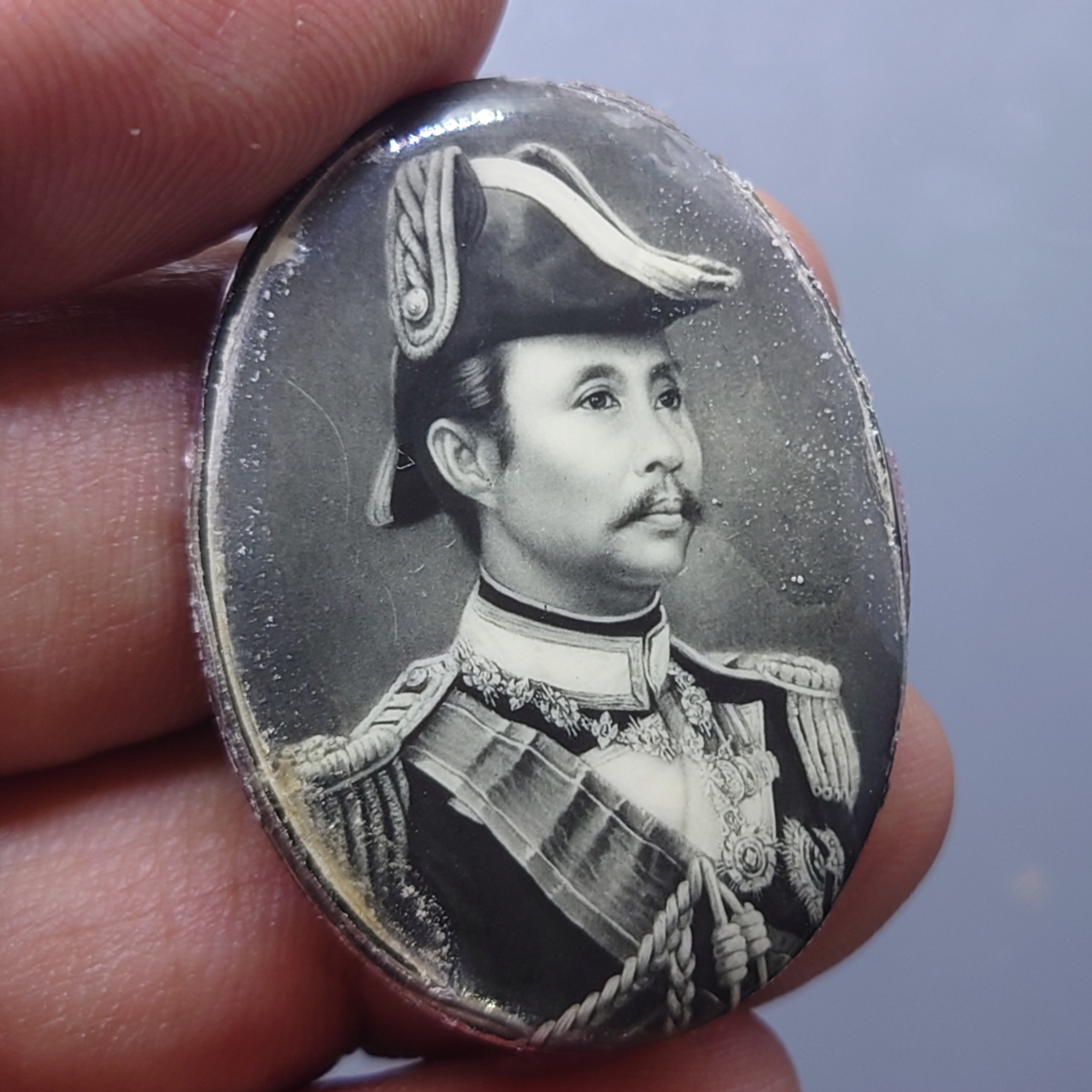 ล็อกเก็ต พระมหาปิยะราช รัชกาลที่ 5 หลังแผ่นเงิน วัดหัวลำโพง พ.ศ.2535