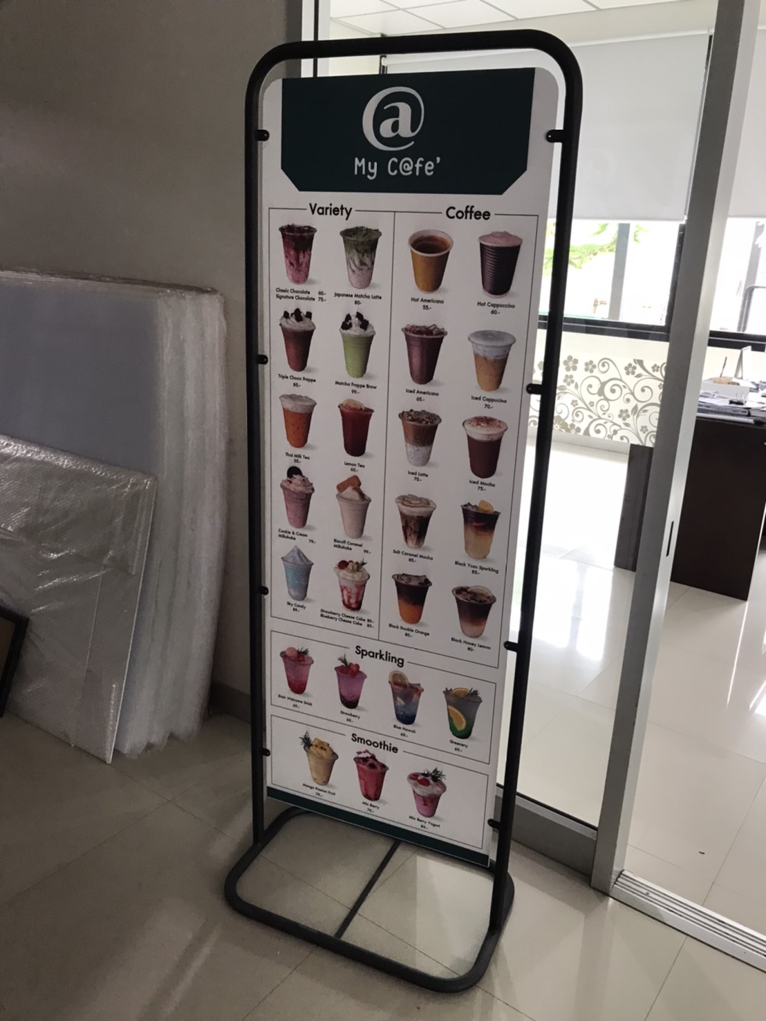 งานป้ายตั้งหน้าร้าน ด้วยPS STANDY โครงเหล็กอย่างดี แข็งแรง ทนทาน งาน@ MY C@fe'