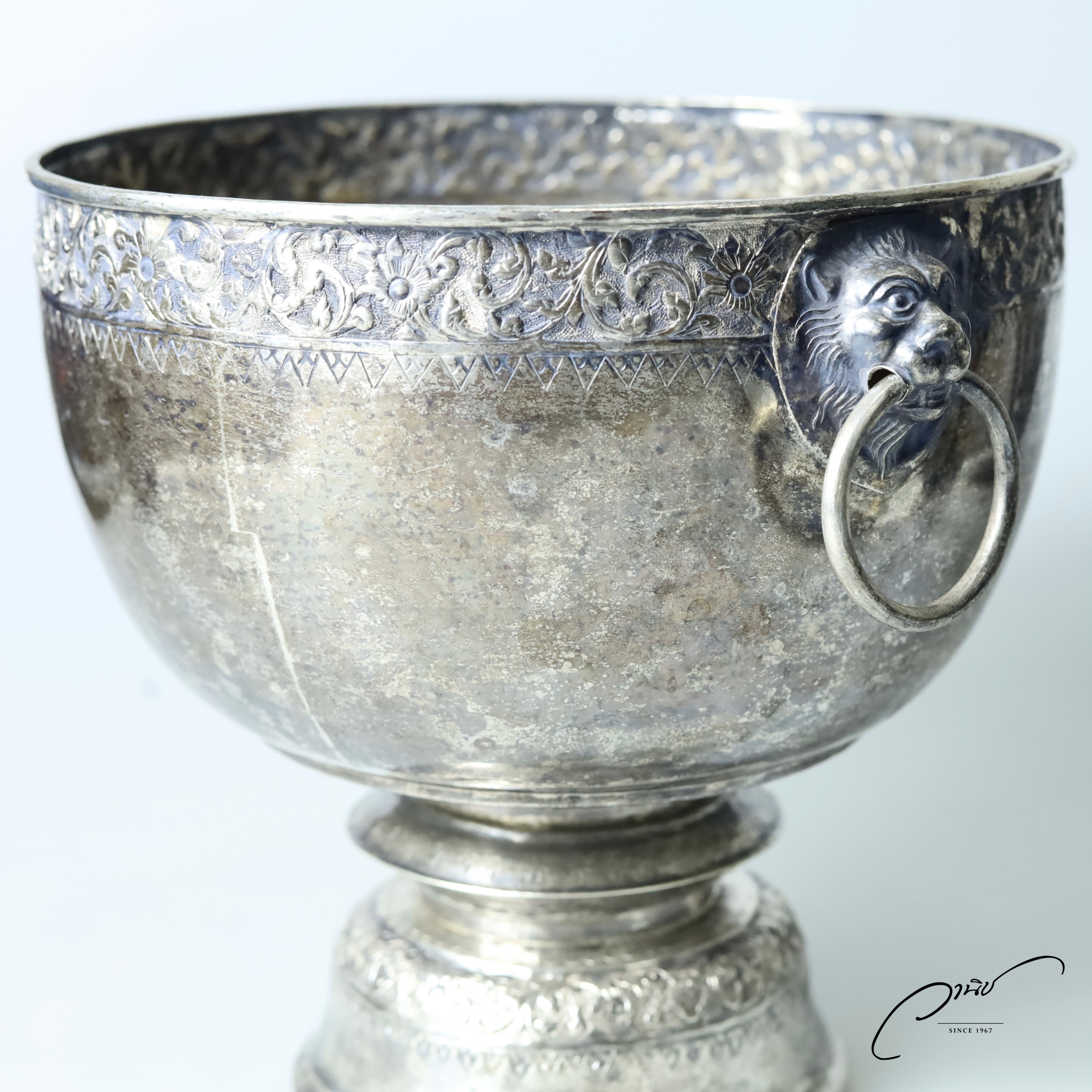 ชุดขันเงินและพานเงินแท้ มีหัวราชสีห์ตรงหูจับทั้งสองด้าน เครื่องเงินรุ่นเก่า เครื่องเงินหัวสิงห์ หัวราชสีห์