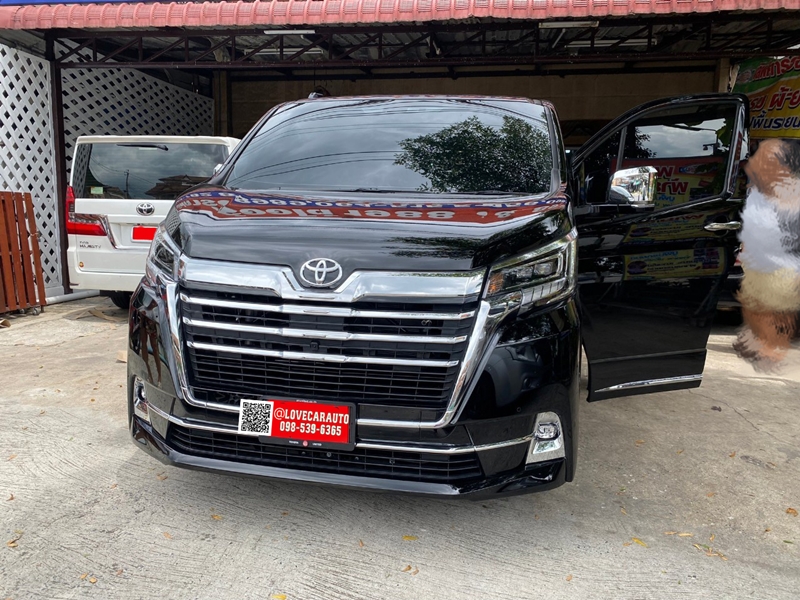 พรมปูพื้นรถยนต์ Toyota majesty 2024 สีดำด้ายดำ