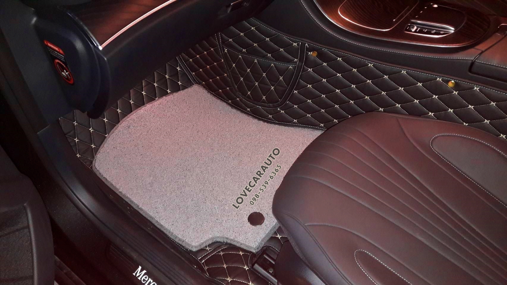 พรมรถยนต์ 7D Mercedes-Benz CLS 220d ไวนิลสีเทา +ดำด้ายทอง