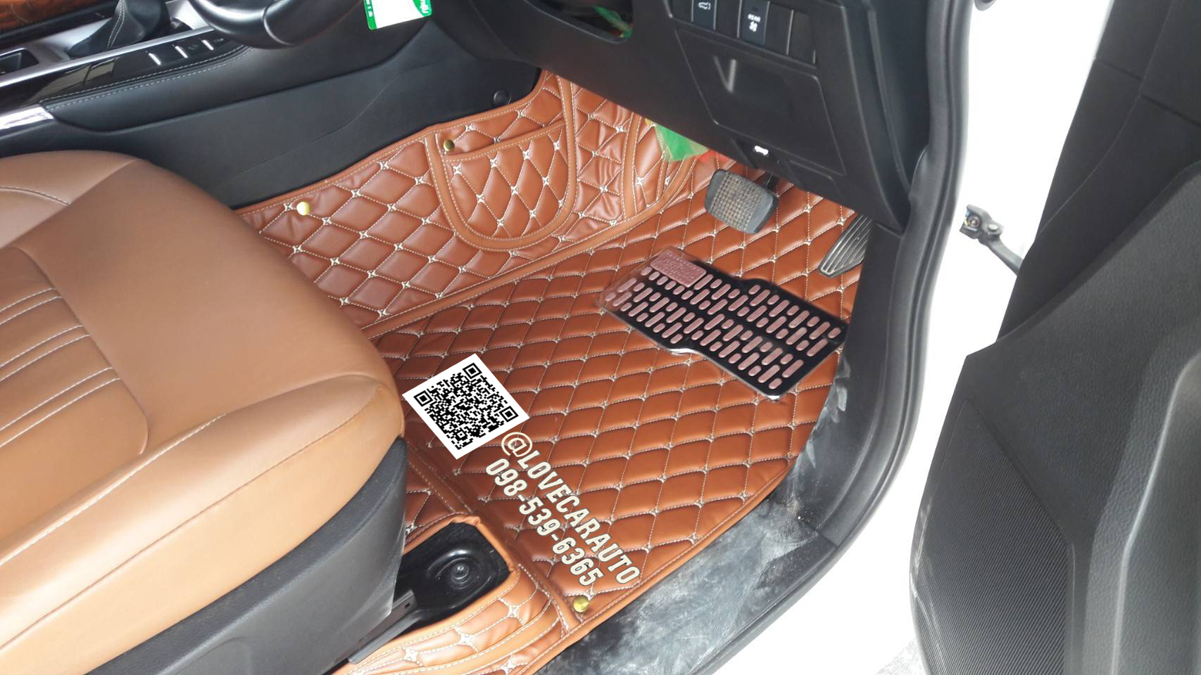 พรมปูพื้นรถยนต์ 6D ISUZU MU-X 2022 สีน้ำตาลเข้ม