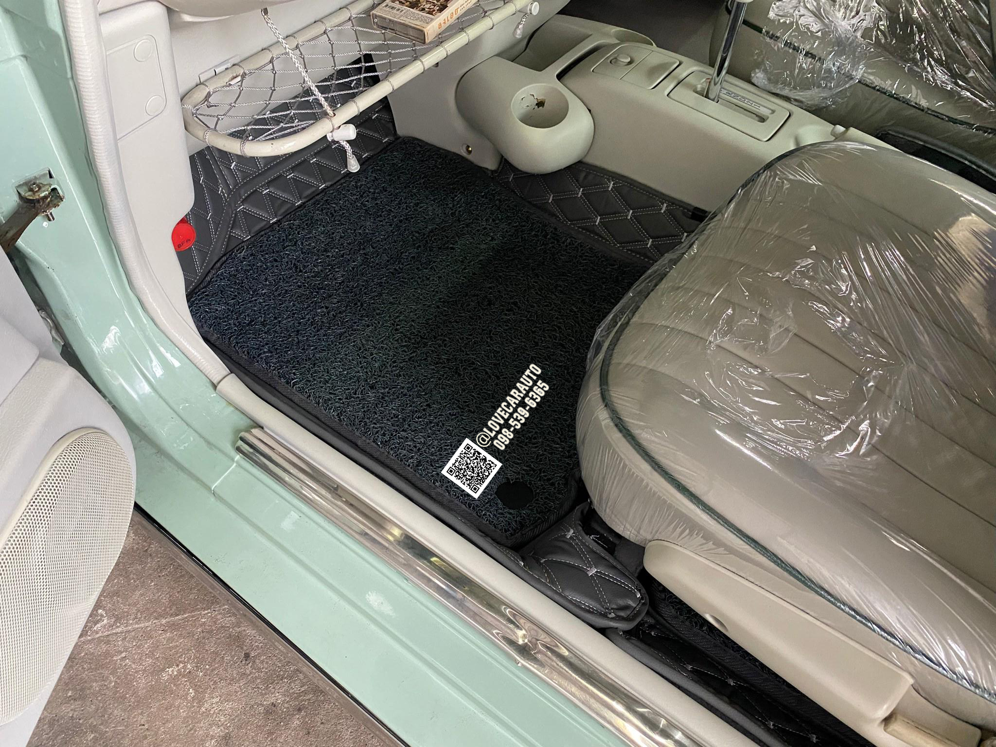 พรมปูพื้นรถยนต์ 7D Nissan figaro เทา + ดักฝุ่นสีดำ