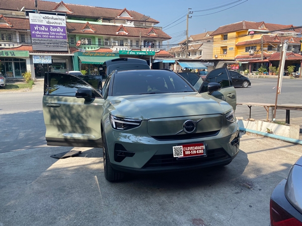 พรมปูพื้นรถยนต์ 6D Volvo XC40 Recharge TWIN สีดำด้ายดำ