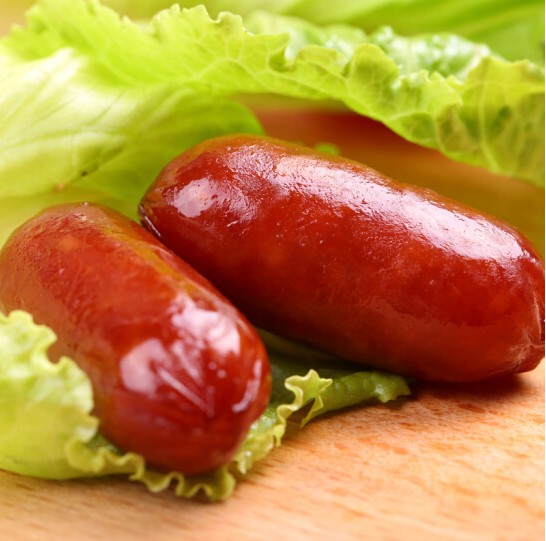 ไส้กรอกหมูรมควัน เนื้อแน่นๆ ตรา Be & Cherry 60g