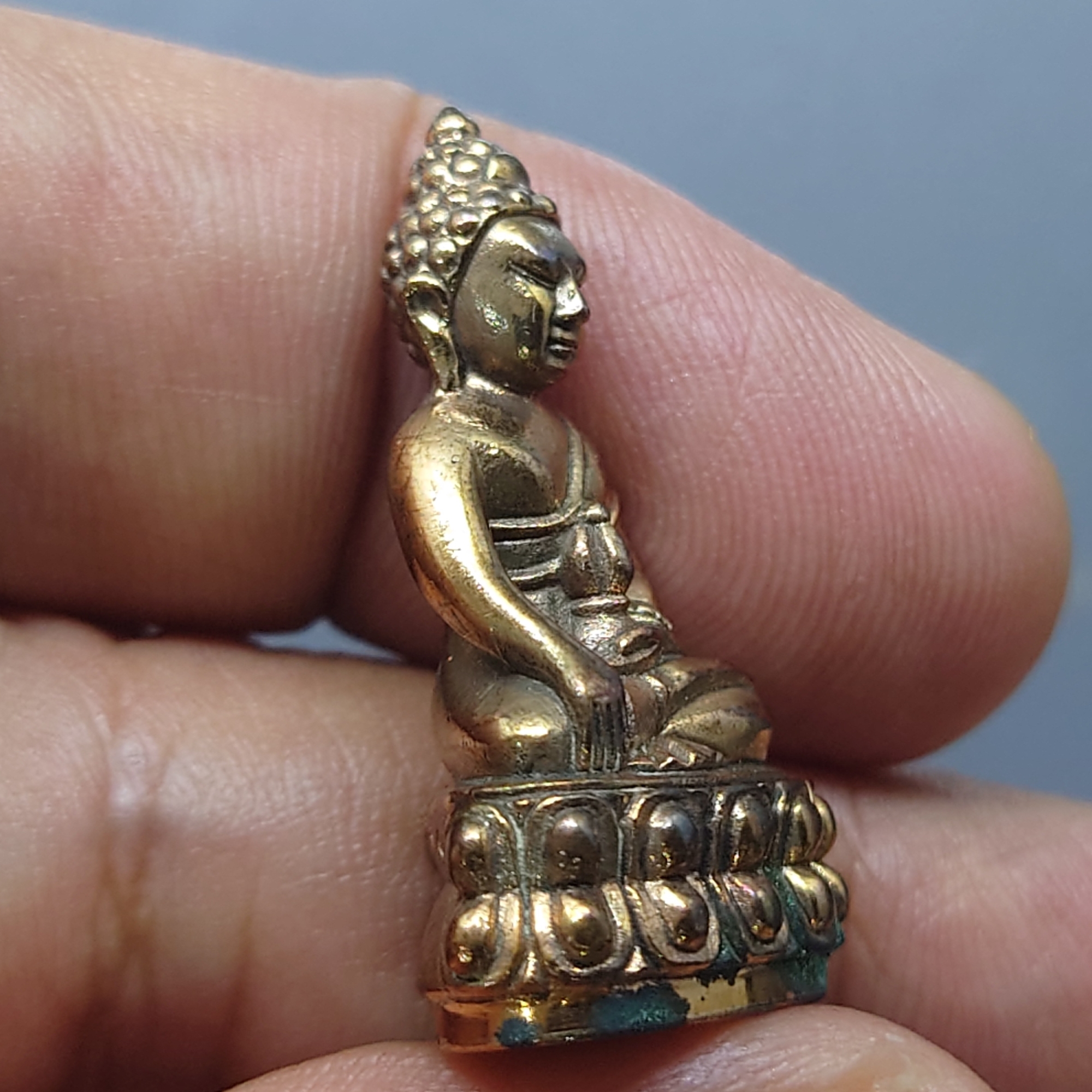 พระกริ่งญาณวเรศ (กริ่งปวเรศน้อย) ฐานบรรจุพระเกศาและจีวร เนื้อนวโลหะ พิม์ใหญ่ สมเด็จพระญาณสังวรฯ ทรงเจริญพรรษา 100 ปี วัดบวรนิเวศวิหาร ปี2556 พร้อมกล่องเดิม