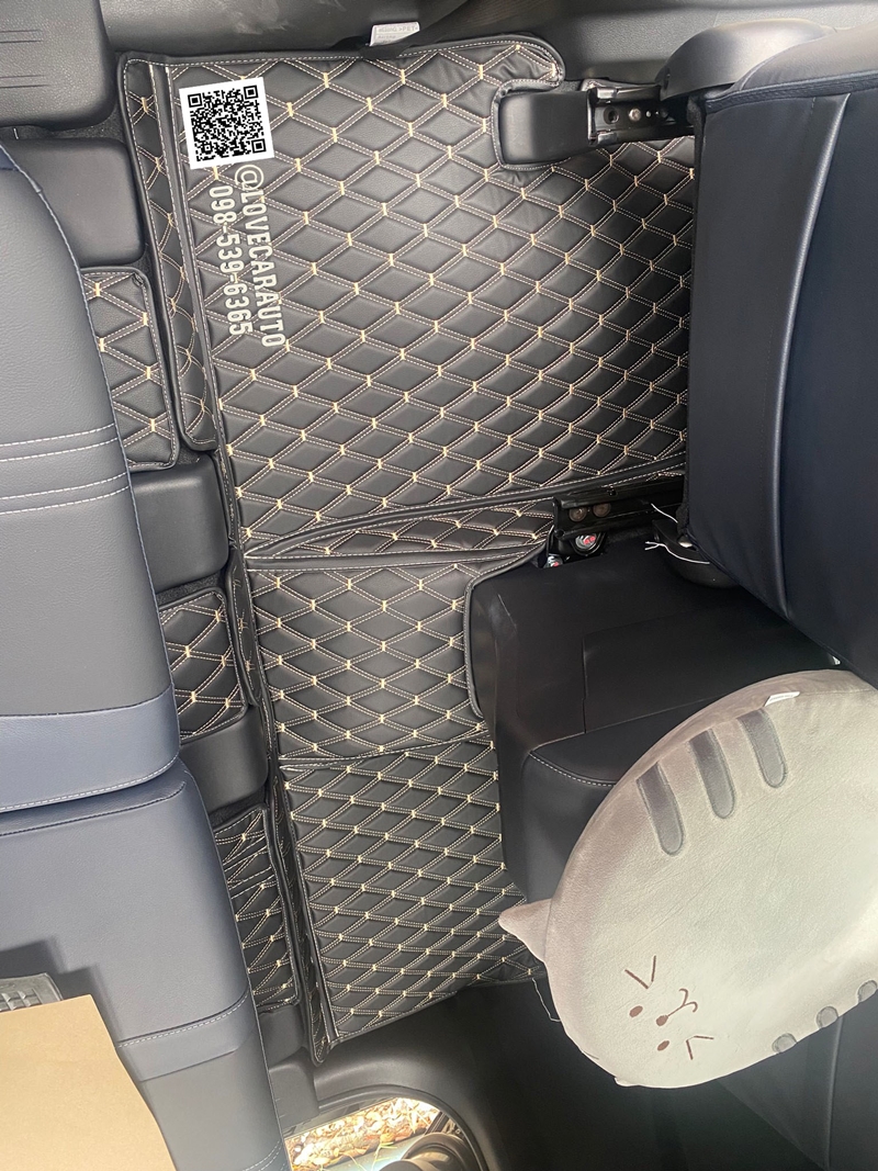 พรมปูพื้นรถยนต์ Mitsubishi Xpander 2023 พรมVVIPด้ายคู่ สีดำด้ายทอง