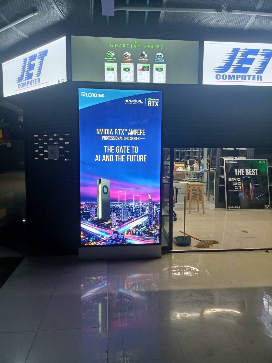 กรอบป้ายไฟแอลอีดีติดผนัง ตกแต่งหน้าร้าน งานร้านJET COMPUTER