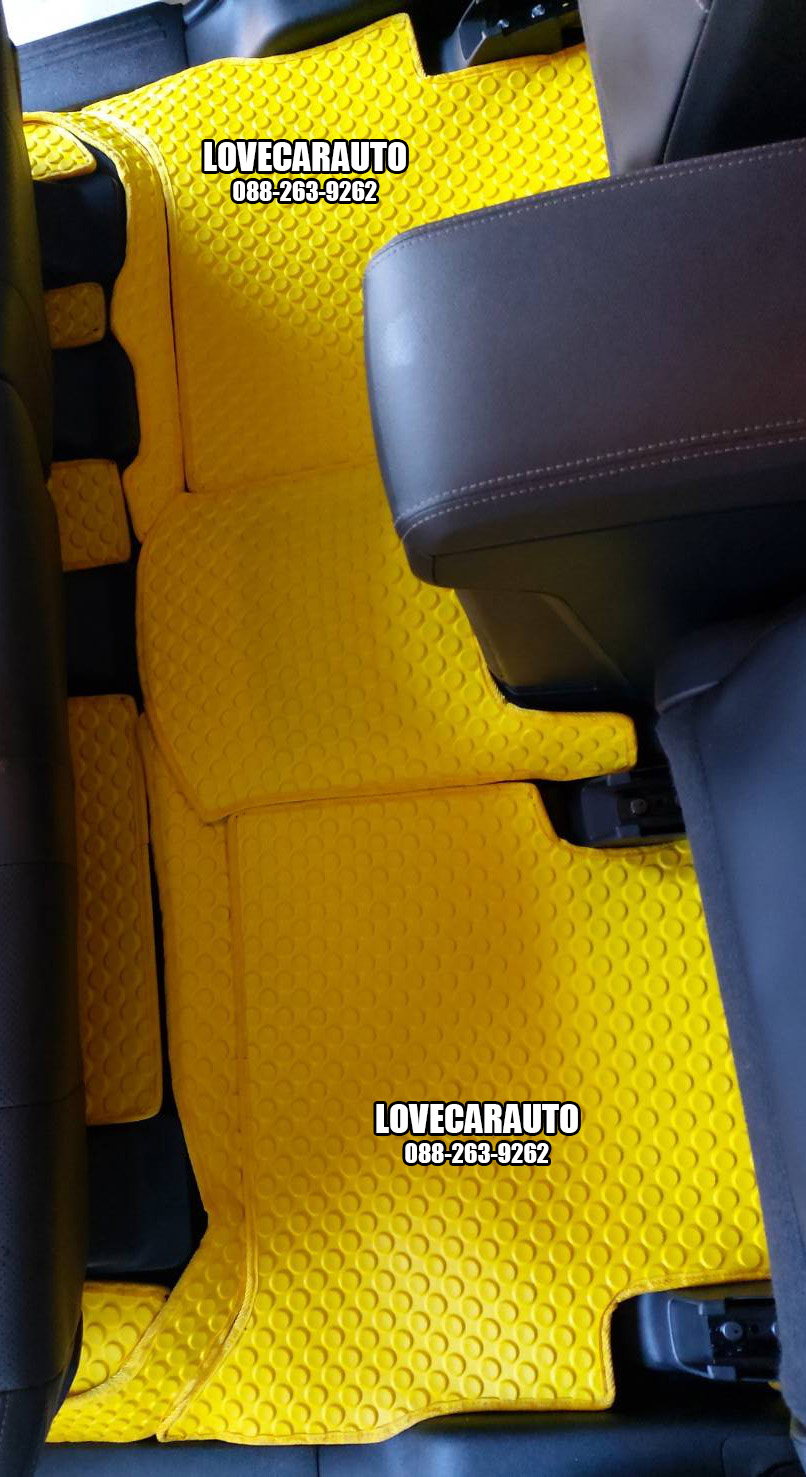 ผ้ายาง ปูพื้น Chevrolet Trailblazer 2018 กระดุมสีเหลือง
