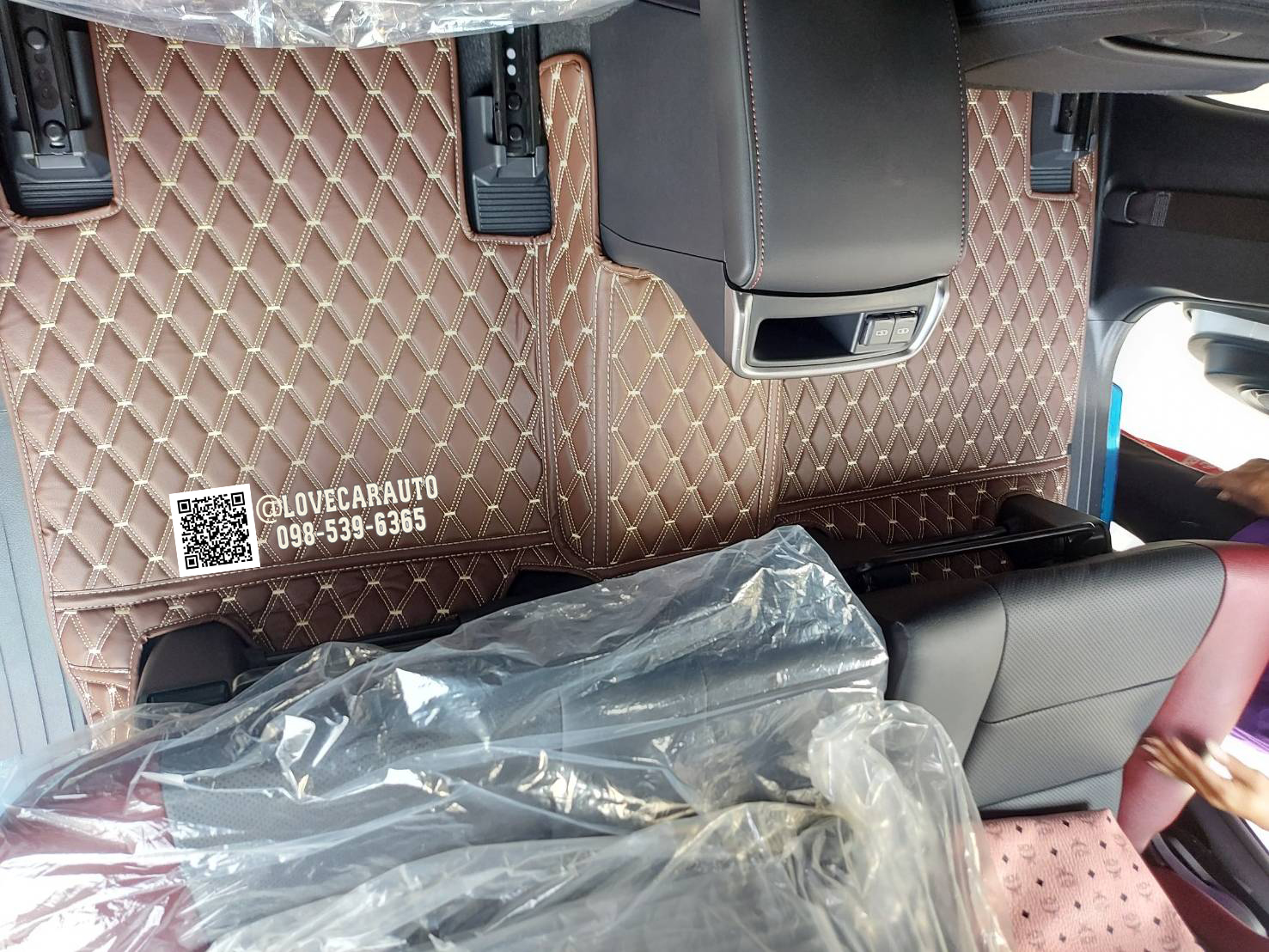 พรมปูพื้นรถยนต์ toyota fortuner 2023 พรม vvip สีกาแฟด้ายทอง