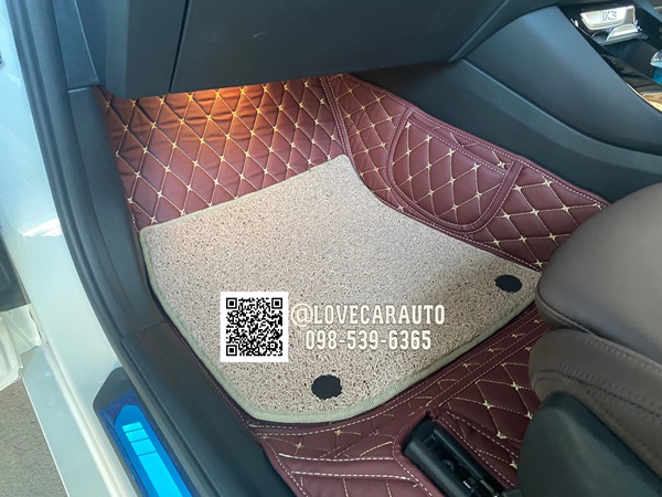 พรมปูพื้นรถยนต์ 7D Bmw ix3 2022 สีเลือดหมู +ไวนิลครีม