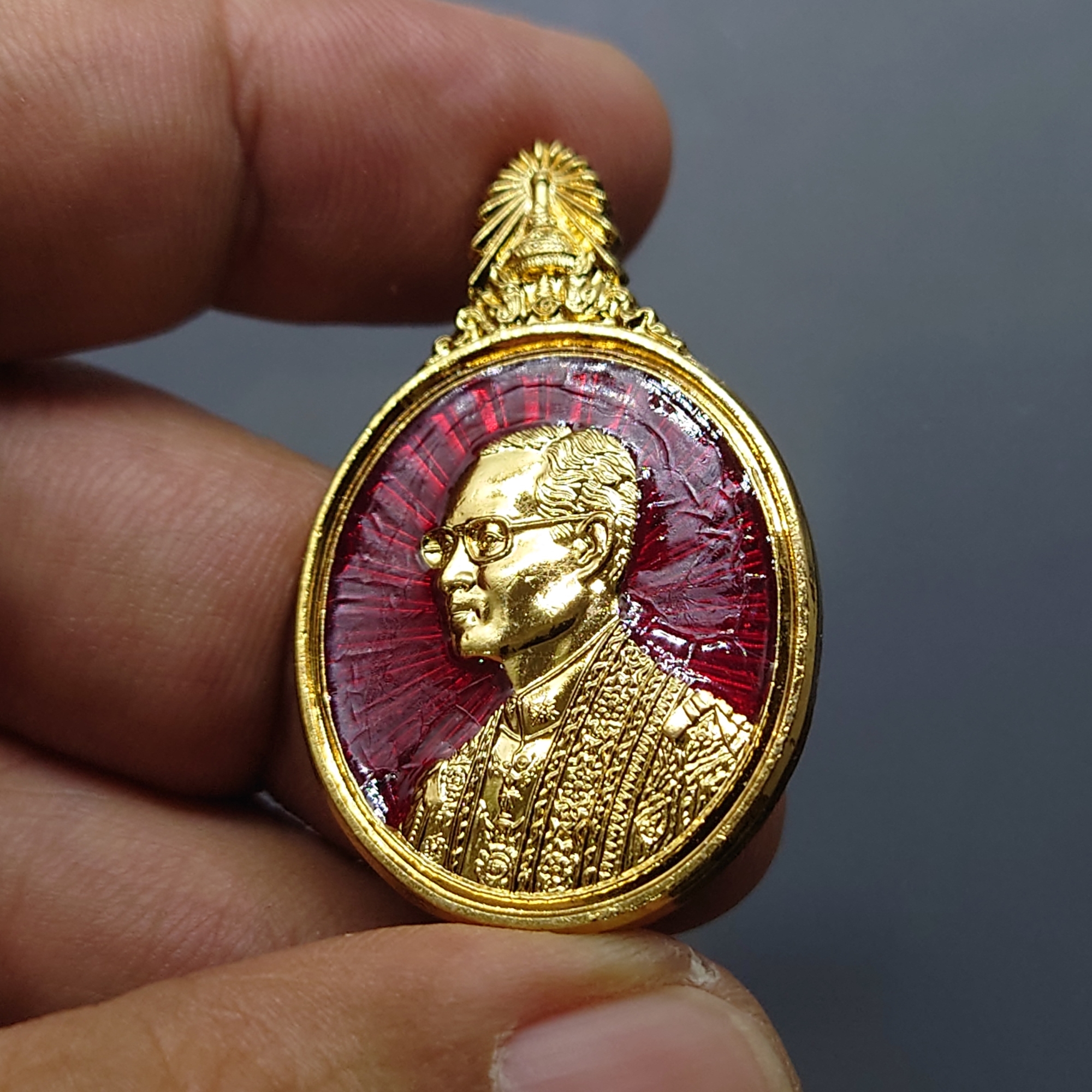 เข็มกลัด เข็มที่ระลึก 5 ธันวามหาราช ครั้งที่ 27 ในหลวง ร9 พ.ศ.2546