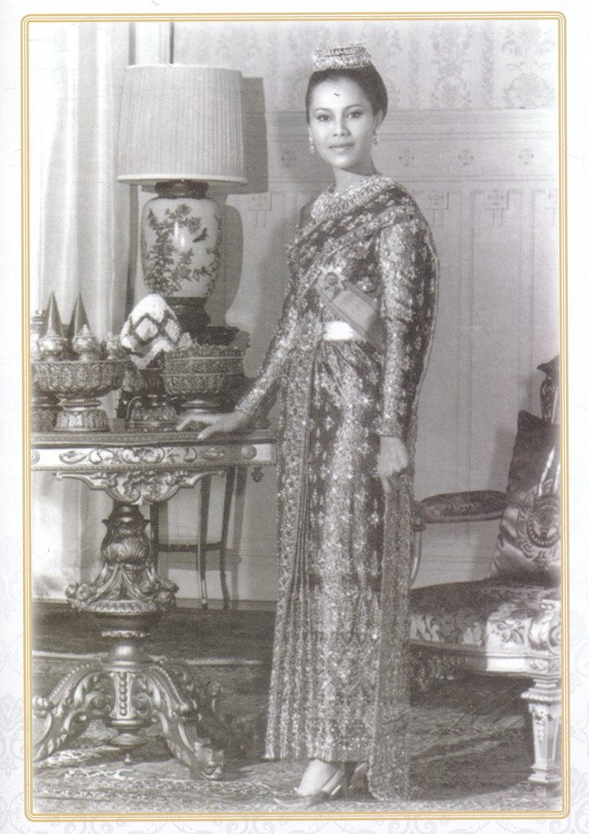 สมเด็จพระนางเจ้าสิริกิติ์ พระบรมราชินีนาถ ผู้ทรงพระคุณอันประเสริฐด้านการพัฒนาอาชีพประชาชน