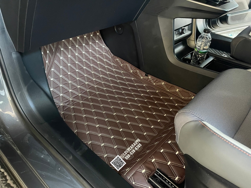 พรมปูพื้นรถยนต์ Mg 4 สีกาแฟด้ายทอง