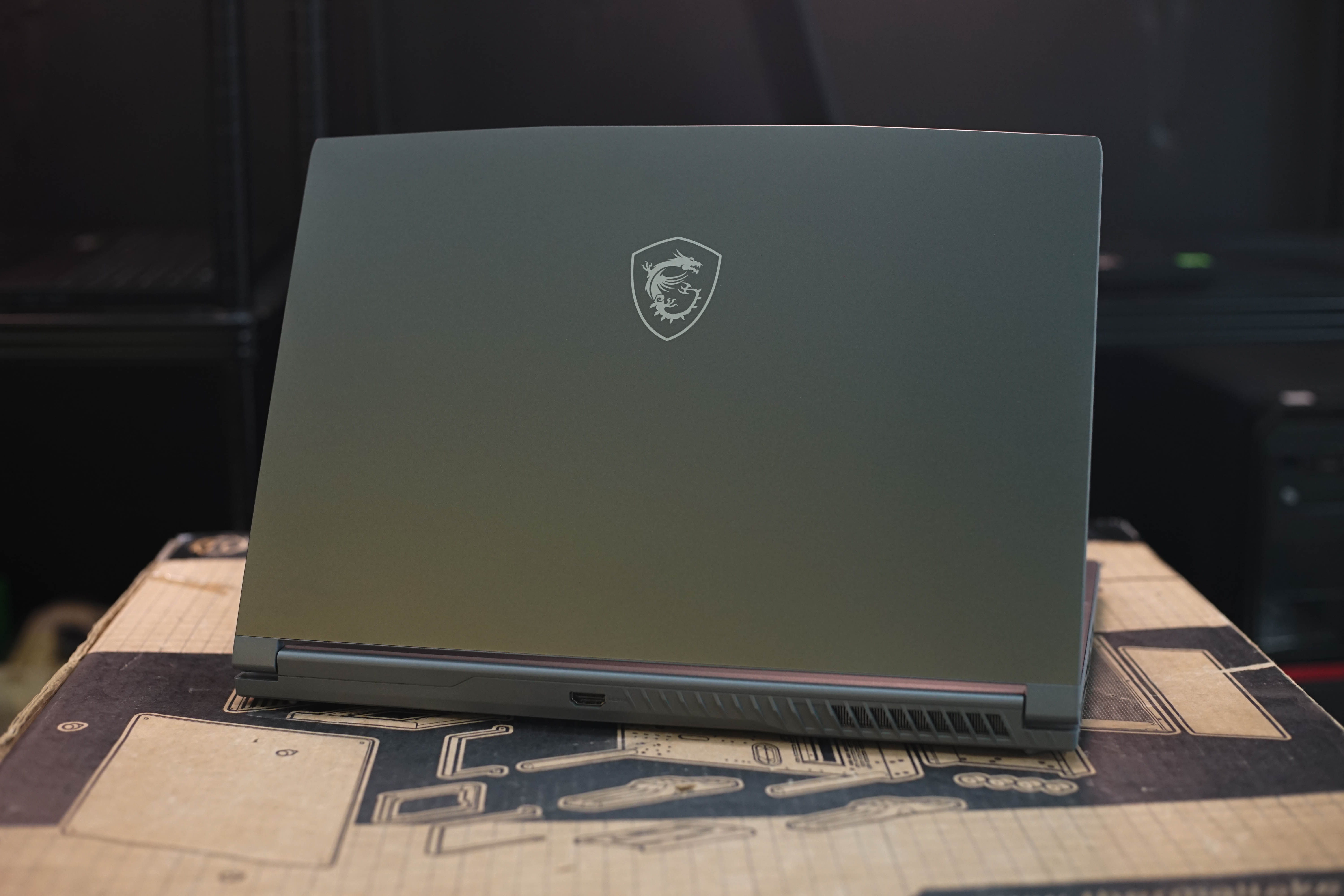 โน๊ตบุ๊คเล่นเกมมือสอง MSI THIN 15 B12UC-1426TH i5-12450H RAM 8 GB M.2 512 GB RTX3050 จอ 15.6"144Hz