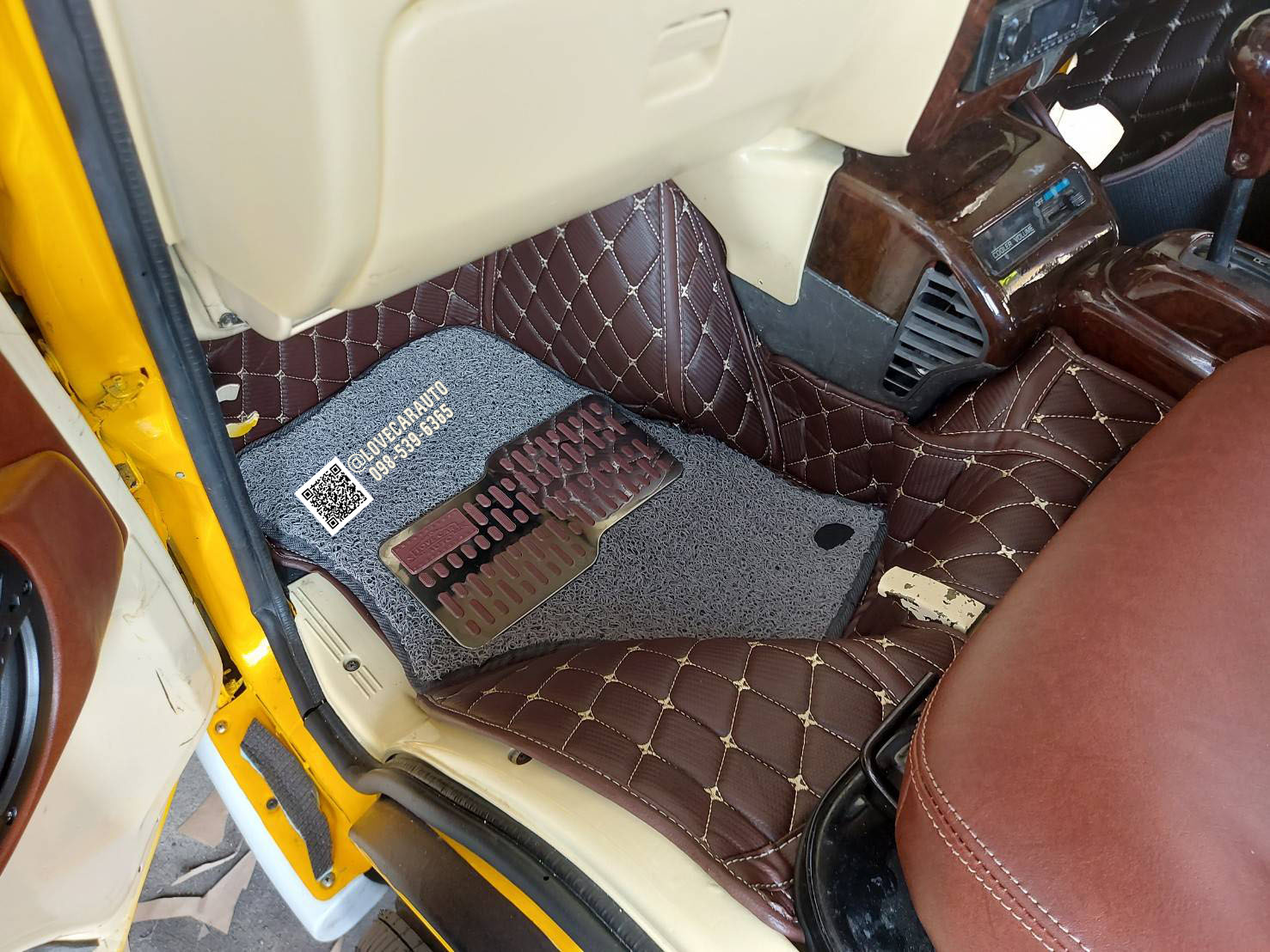 พรมปูพื้นรถยนต์ 7D รถตู้เล็กคลาสสิค Classic