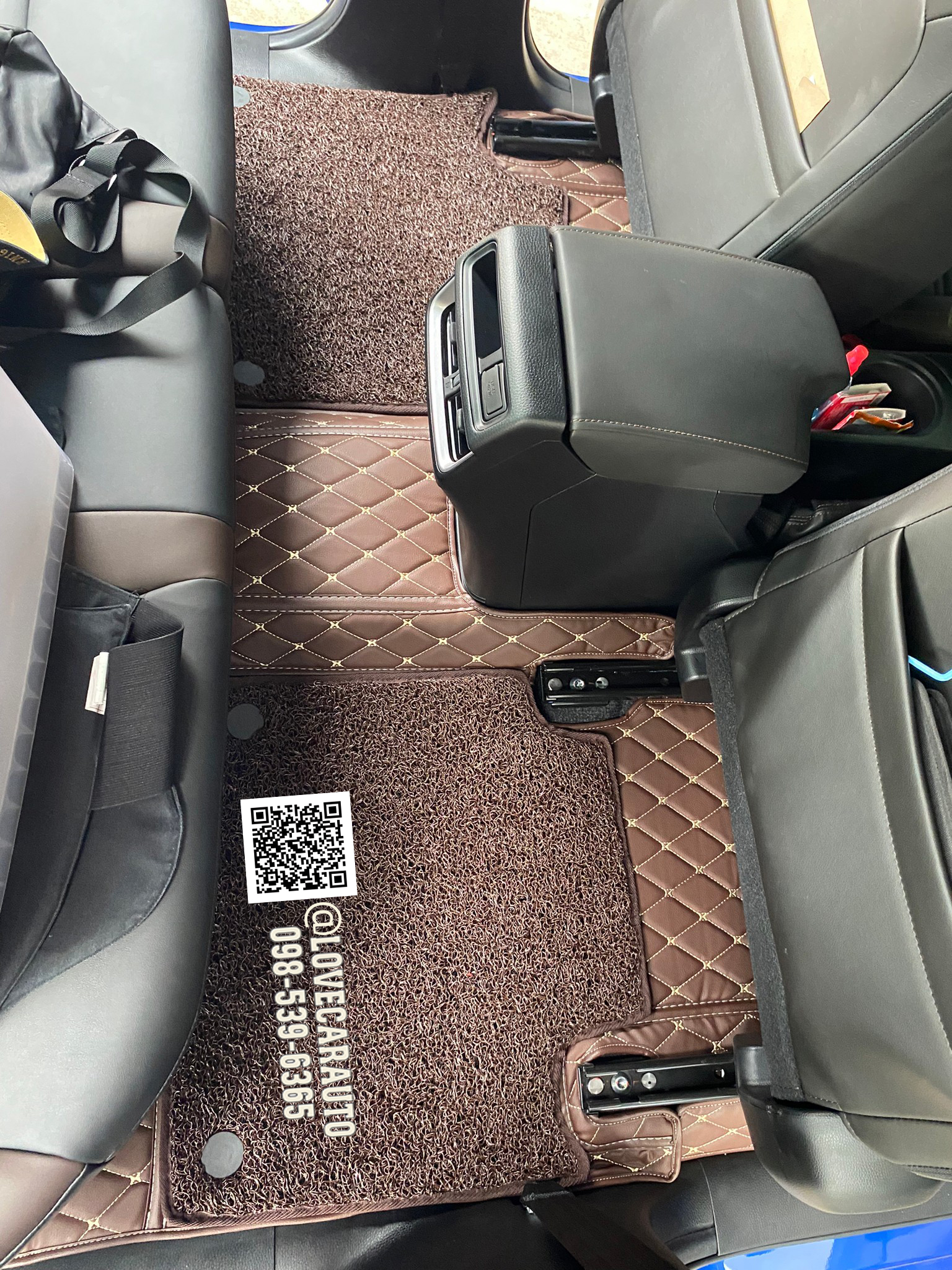 พรมปูพื้นรถยนต์ พรม7D Isuzu V-Corss Dmax 4oor 2022 สีกาแฟ+ไวนิลน้ำตาล