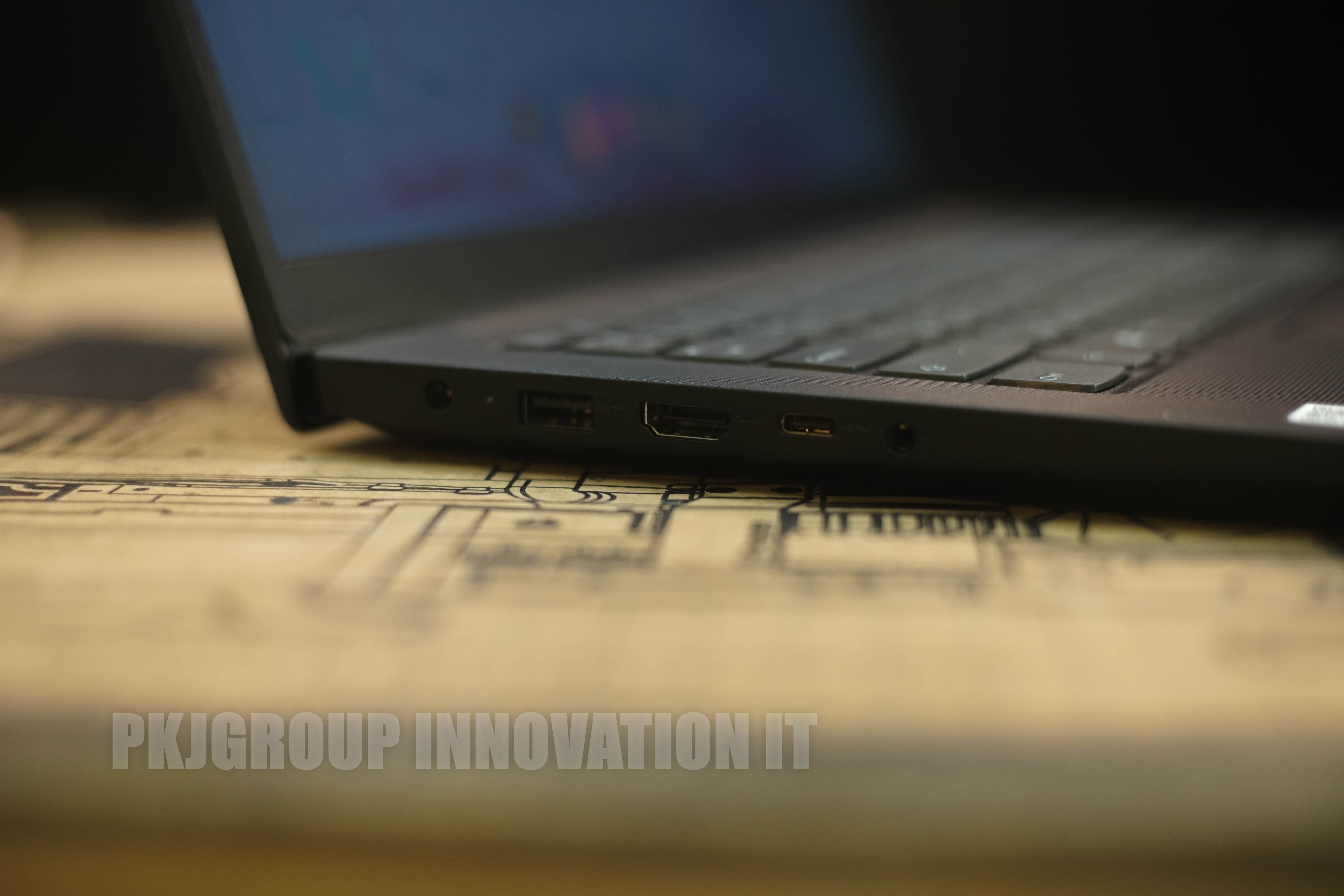 โน๊ตบุ๊คทำงาน Lenovo V14 G2 ITL I3-1115G4 RAM 4GB m.2 256GB UHD Graphic