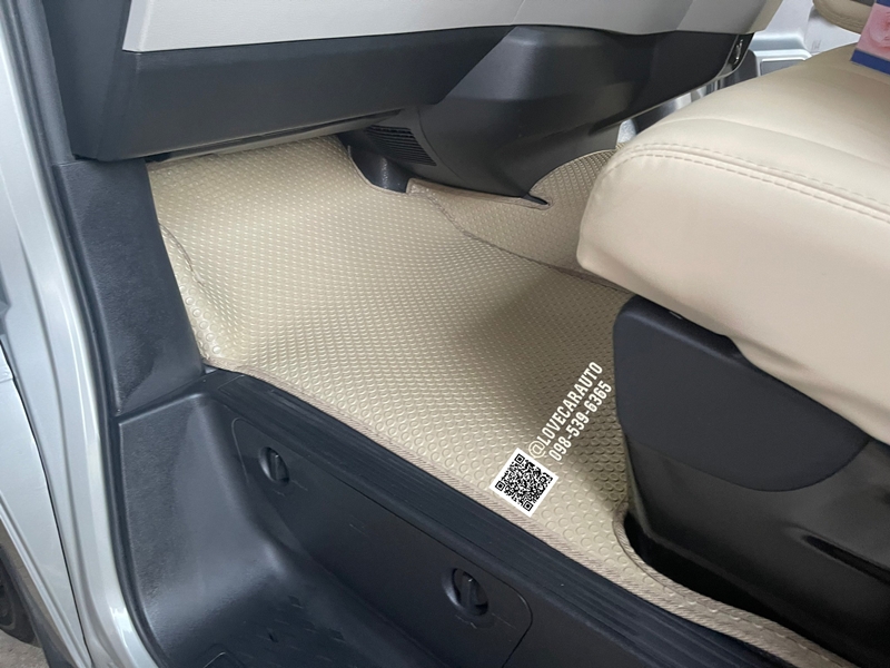 พรมกระดุม Toyota Commuter 2022 ภายในดัดแปลง กระดุมเล็กสีครีม