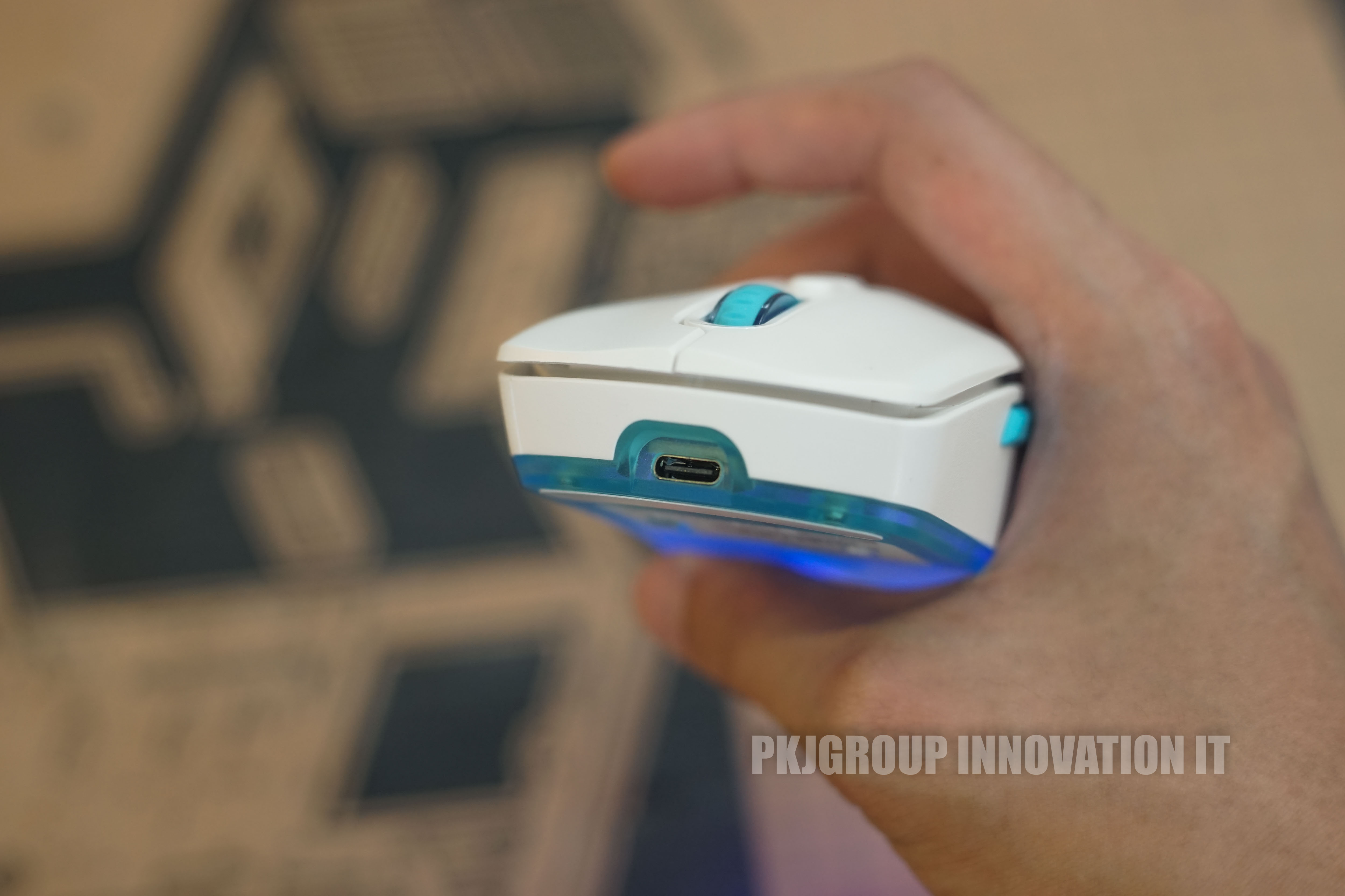 เมาส์เล่นเกมของใหม่ EGA Type M14 สีขาวสวยๆ Tri-Mode ใช้ได้ทั้งสาย Bluetooth Wireless