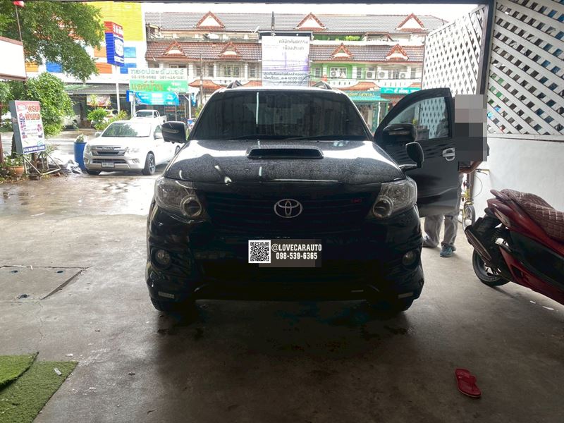 พรมปูพื้นรถยนต์ Toyota Fortuner เก่า ไวนิลเทา