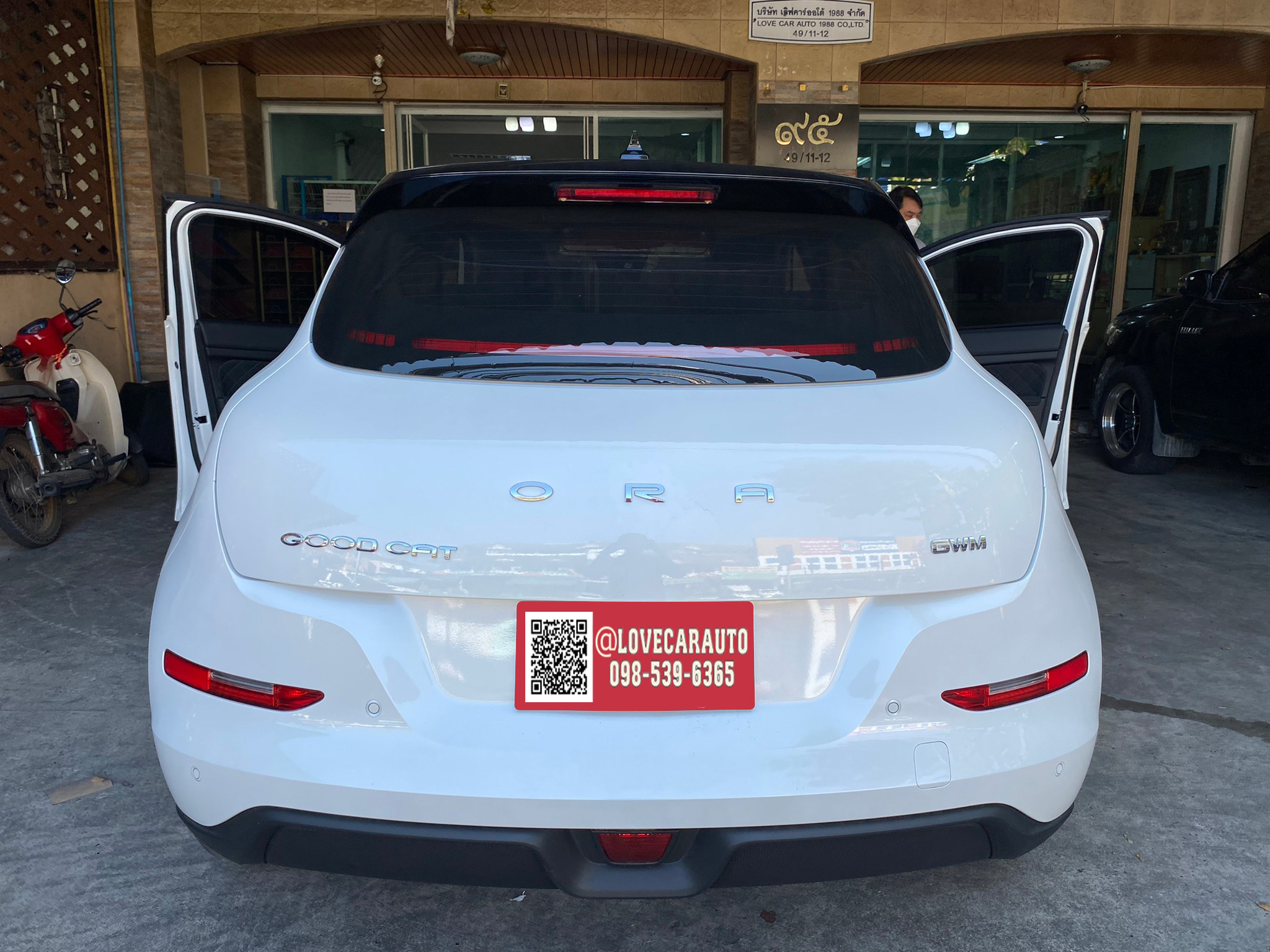 พรมปูพื้นรถยนต์ พรม7D Gmw ORA Good cat 2022 ลายเคฟล่า สีดำด้ายดำ+ไวนิลดำ