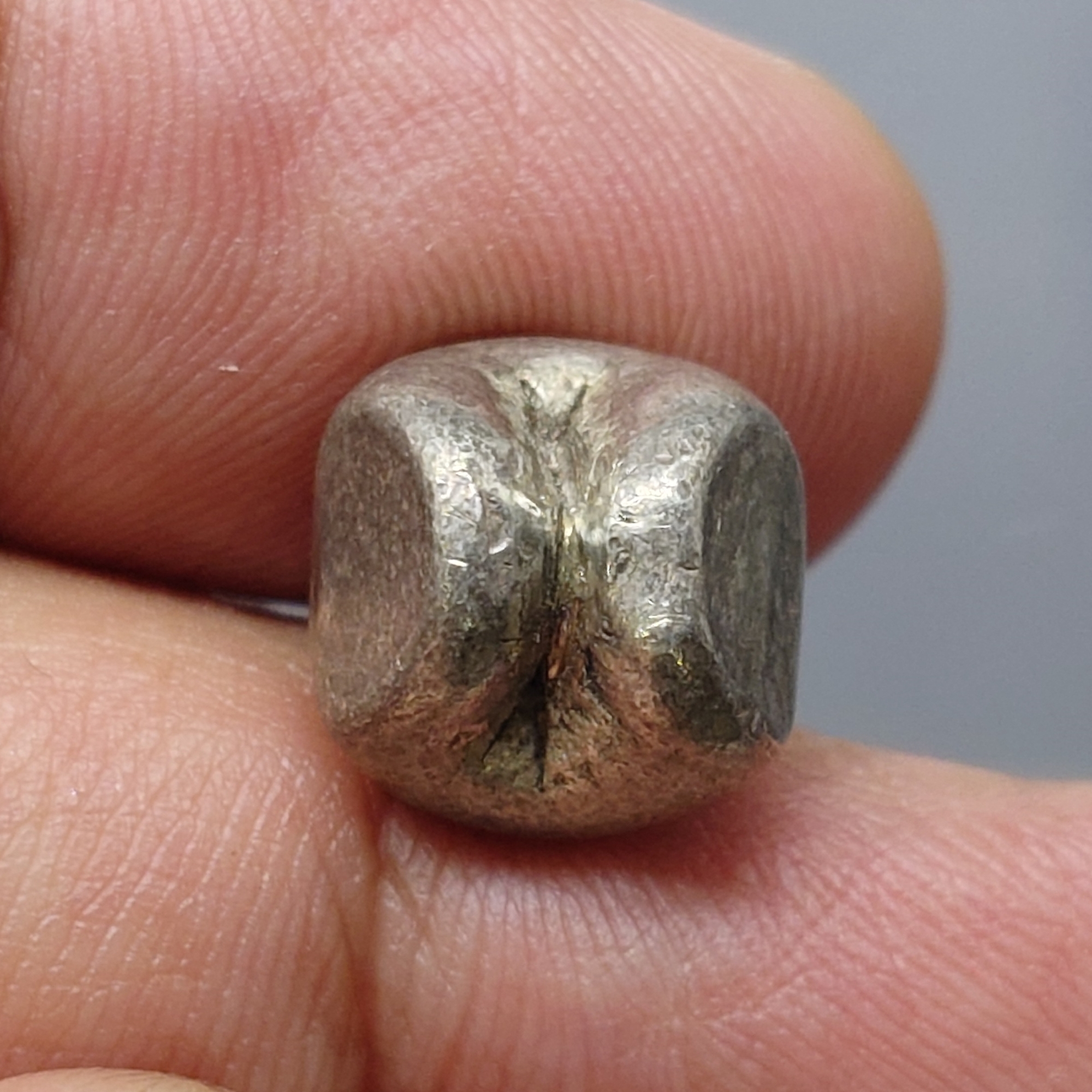 พดด้วง ขนาด 2 สลึง ตราพระแสงจักร - ปราสาท สมัยรัชกาลที่3 ปี2367 ขนาดหายาก สภาพสวย