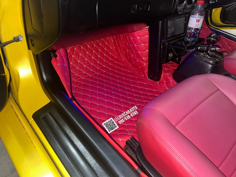 พรมปูพื้นรถยนต์ Toyota MRS สีแดงสด