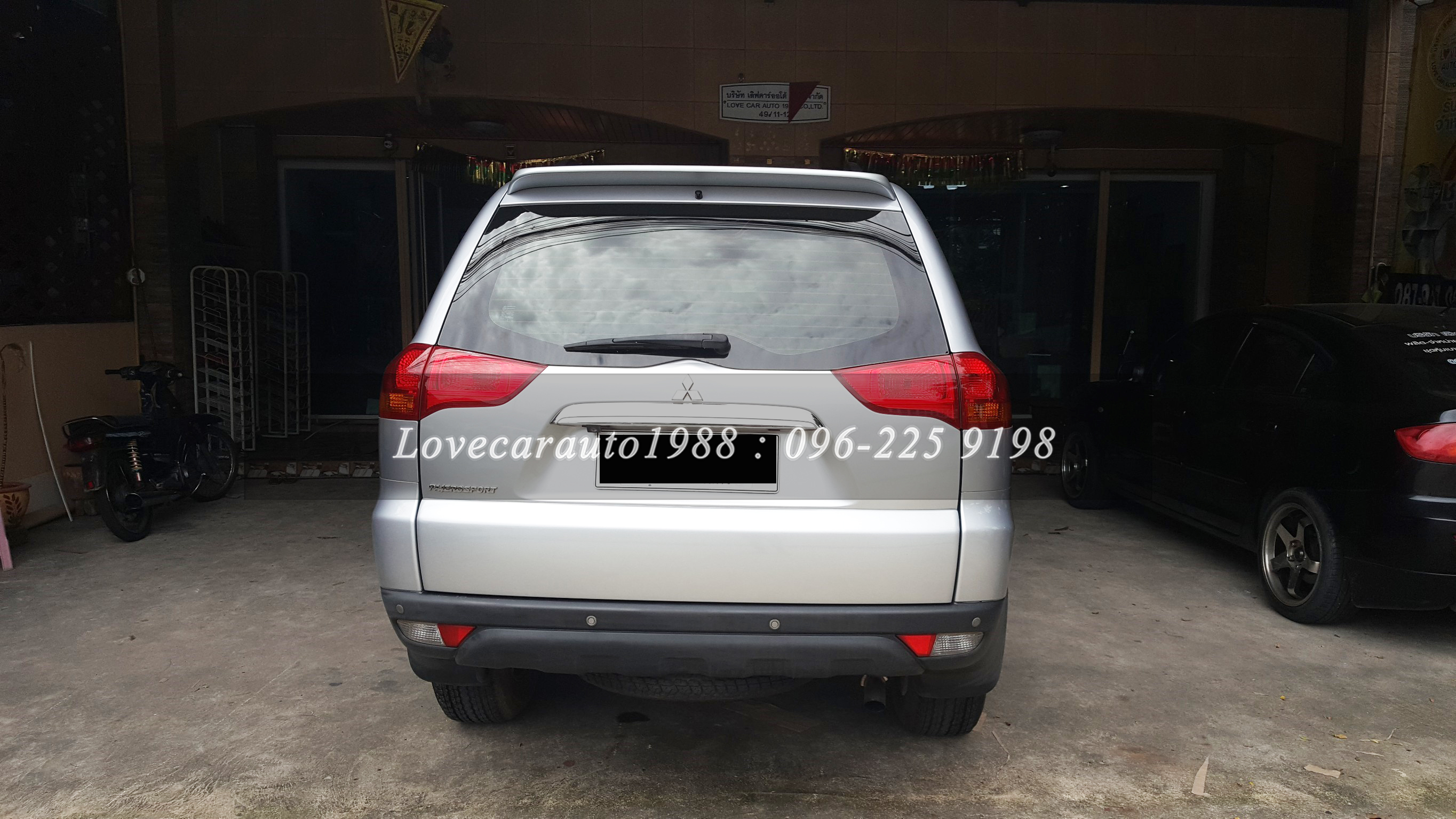 พรม 6D Mitsubishi Pajero2012 สีดำด้ายแดง