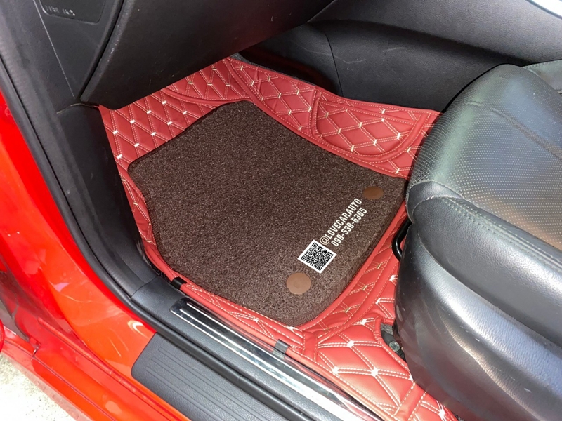 พรมปูพื้นรถยนต์7D Mazda 3 ปี 2010 สีแดงไวน์ + ไวนิลสีน้ำตาล