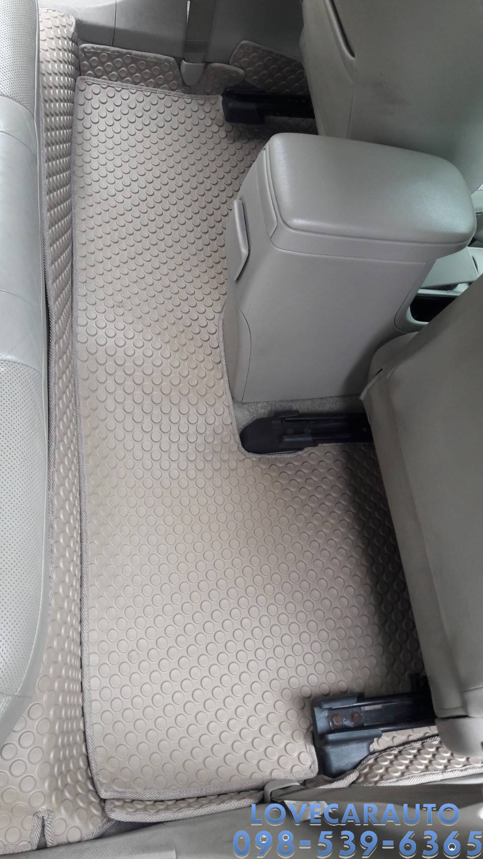 พรมรถยนต์ toyota Altis 2014 กระดุมครีม