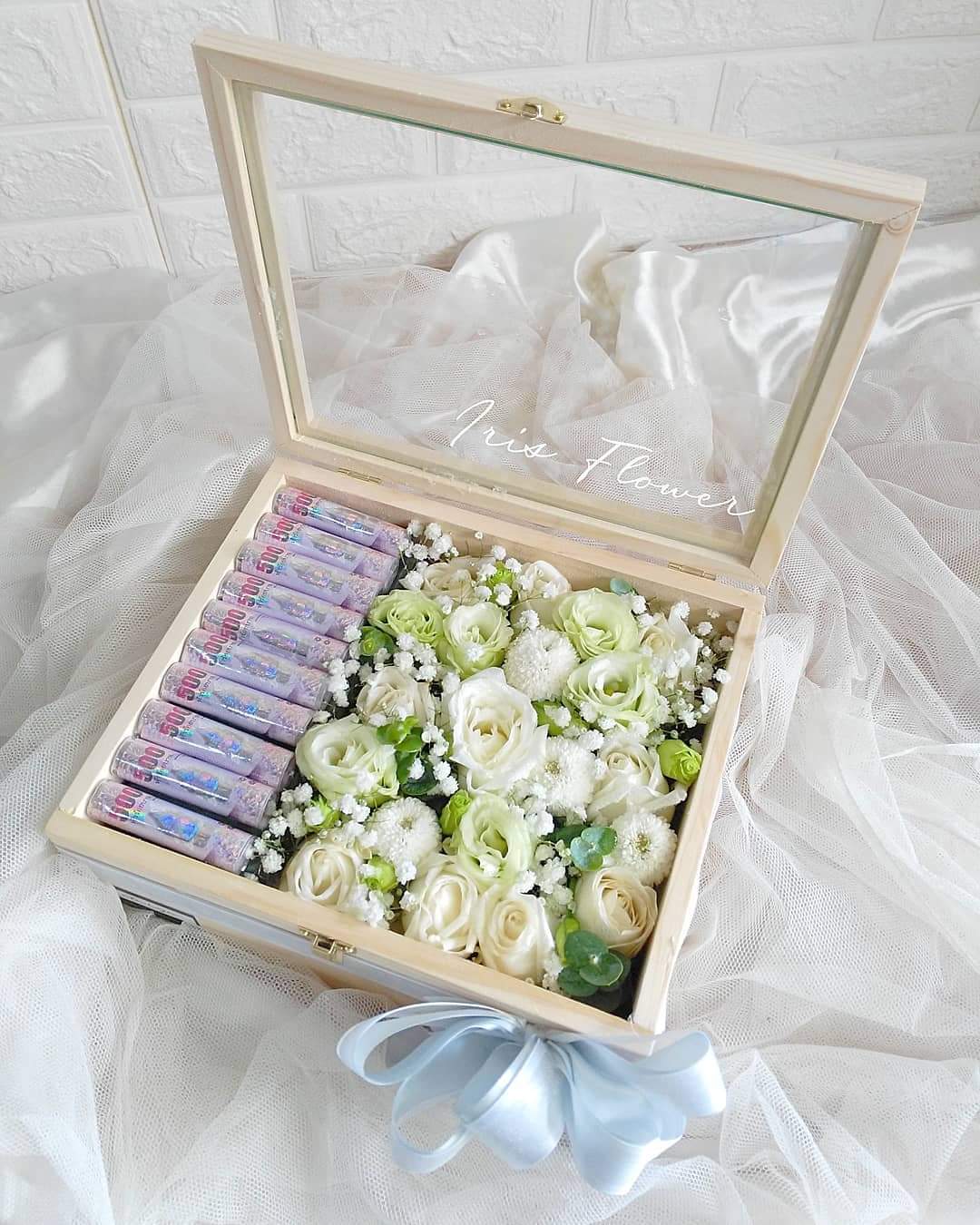Flower Box กล่องดอกกุหลาบและไรเซนทัส