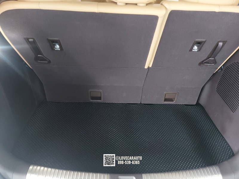 พรมปูพื้นรถยนต์ Denza D9 กระดุมเล็ก pvc ดำ